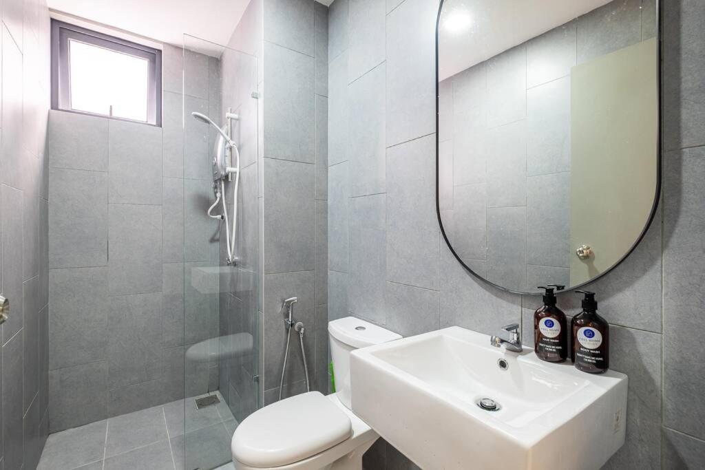 Sunlight 4BR 9pax MVertica Sunway Velocity Mall