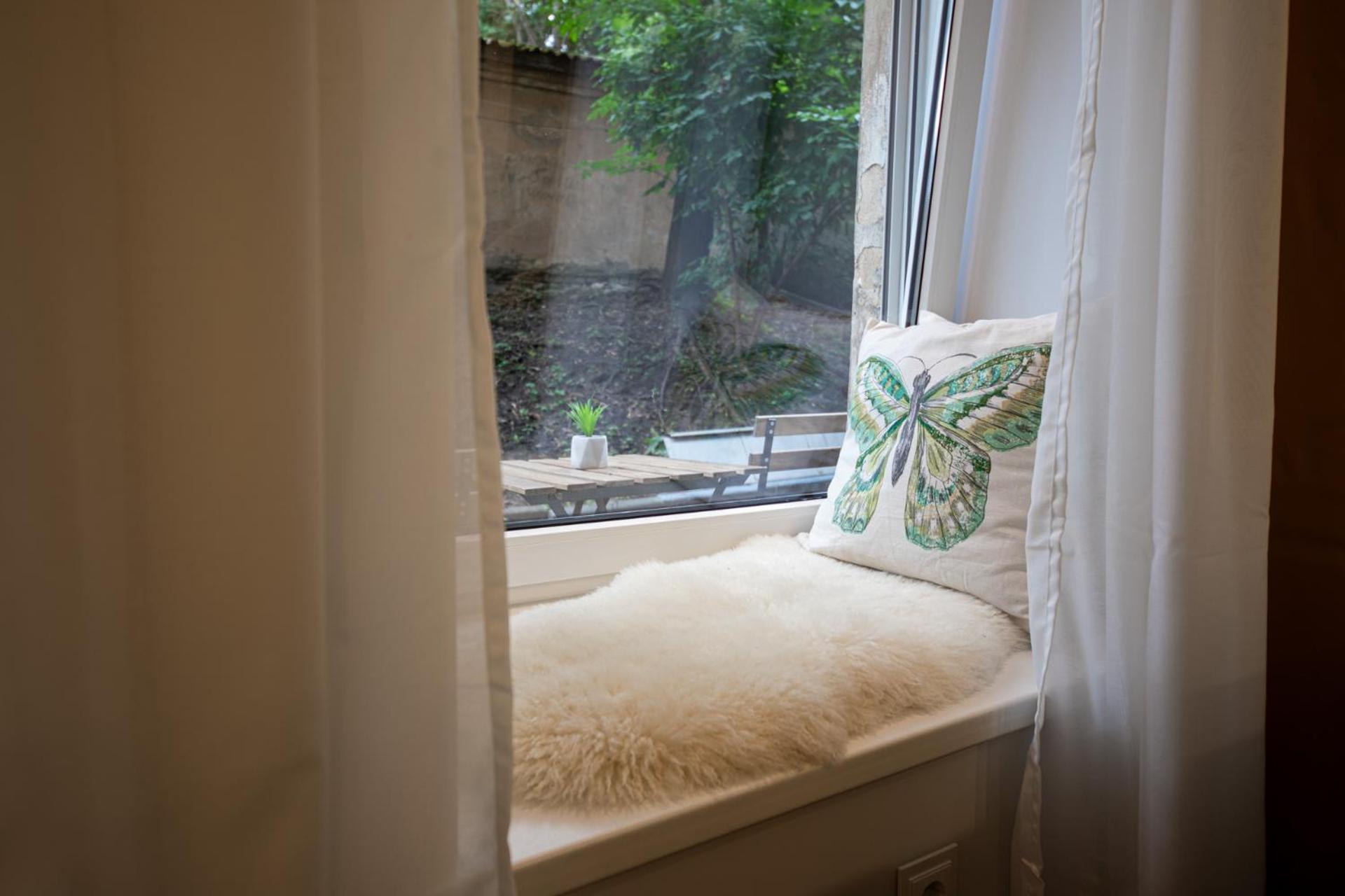 Quiet oldtown apartment view 2
