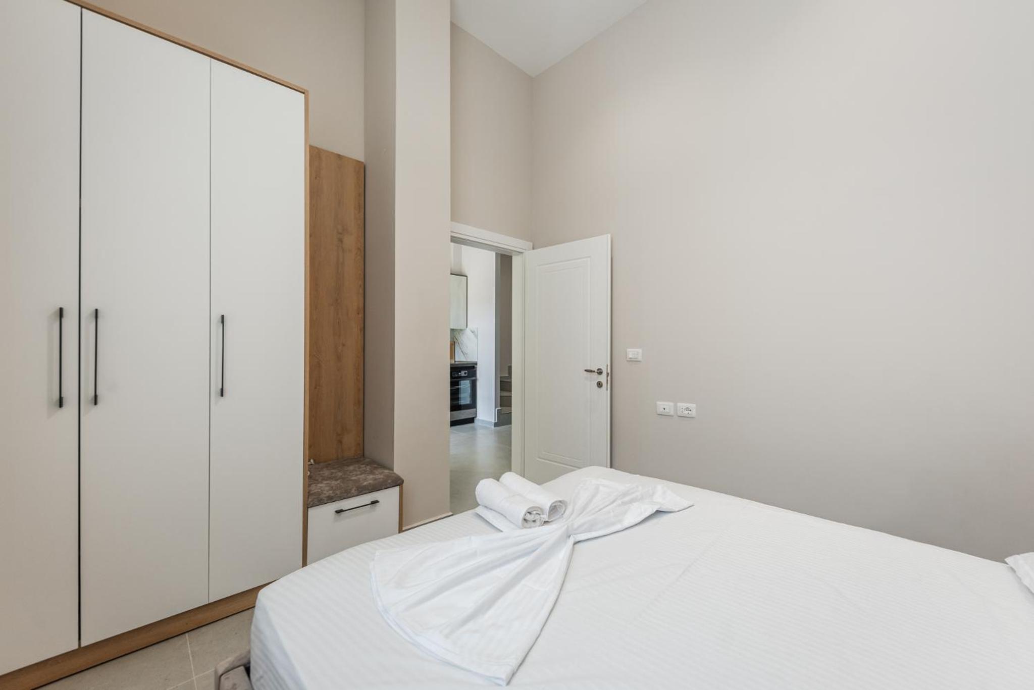 Summer Apartments D&A