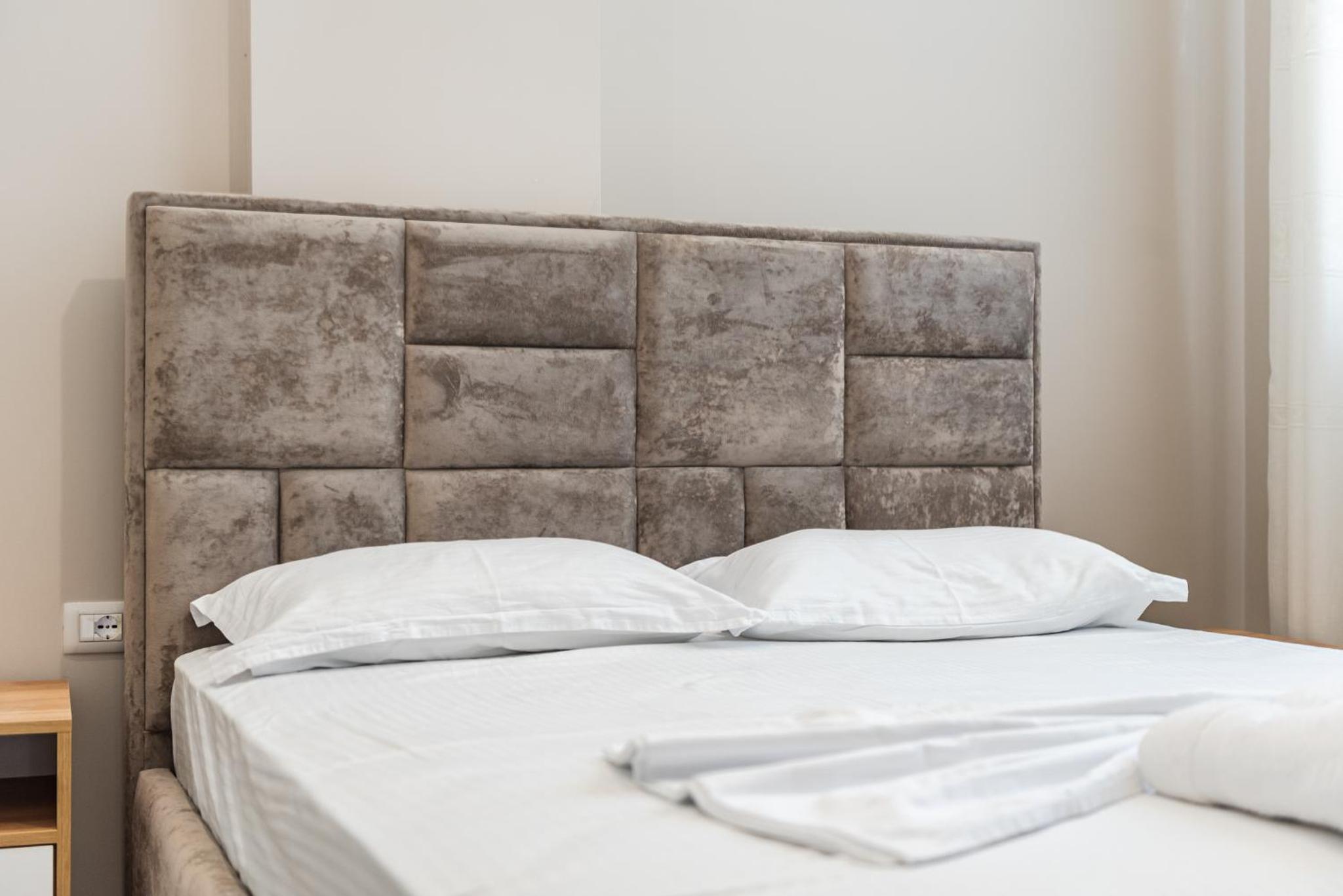 Summer Apartments D&A
