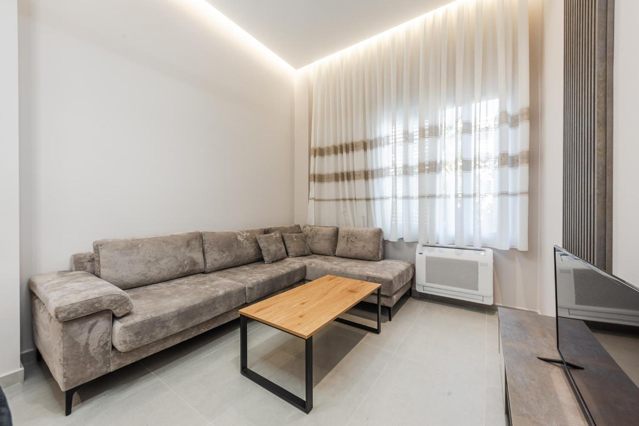 Summer Apartments D&A