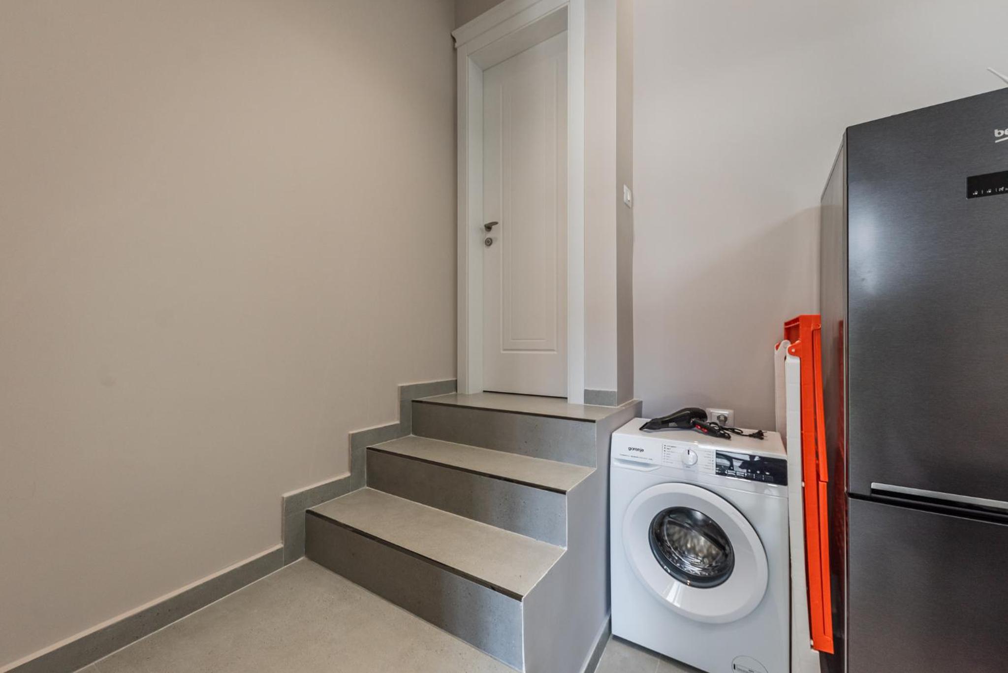 Summer Apartments D&A