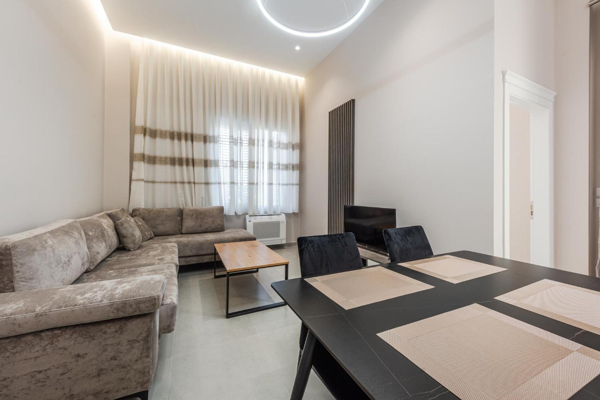 Summer Apartments D&A