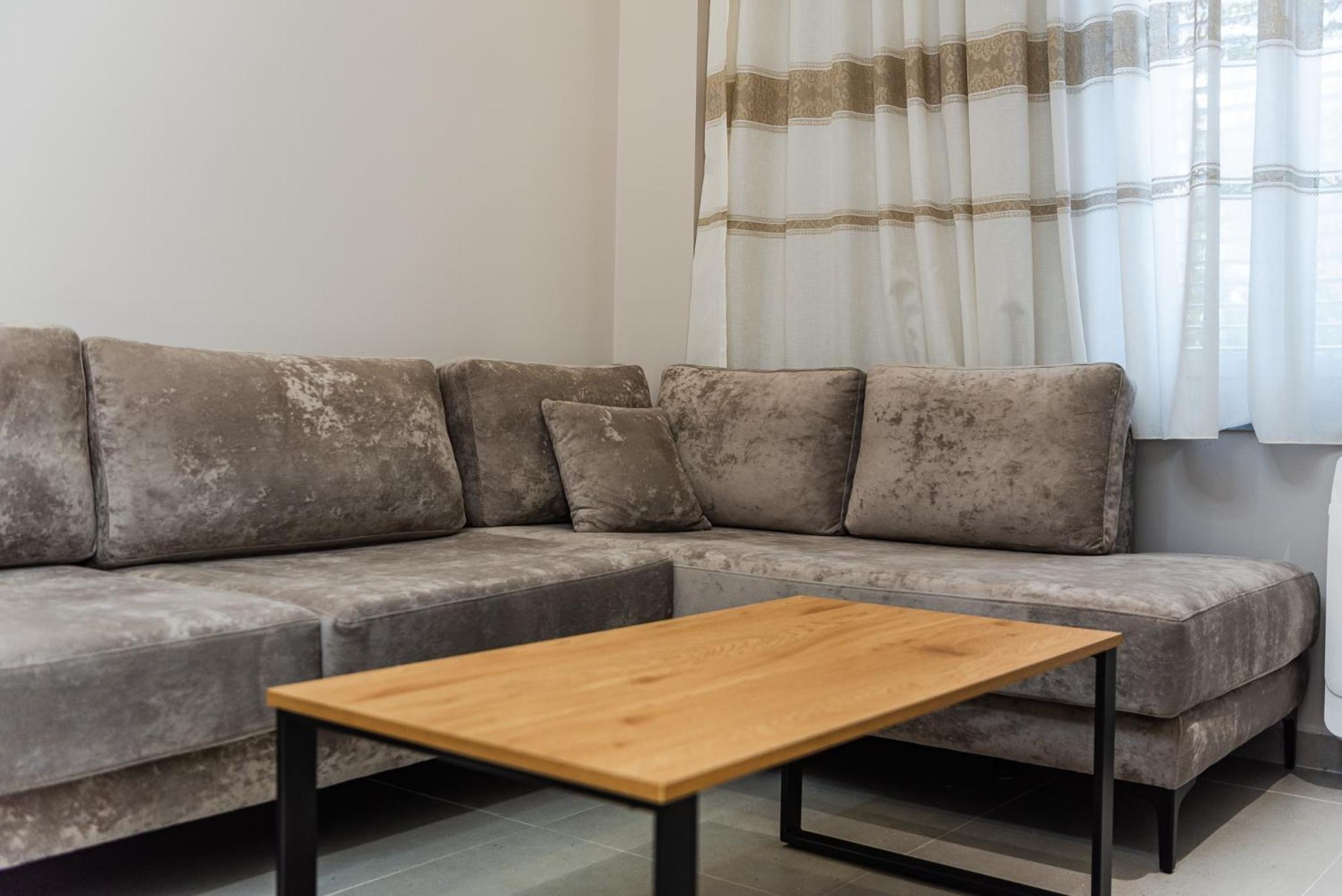 Summer Apartments D&A
