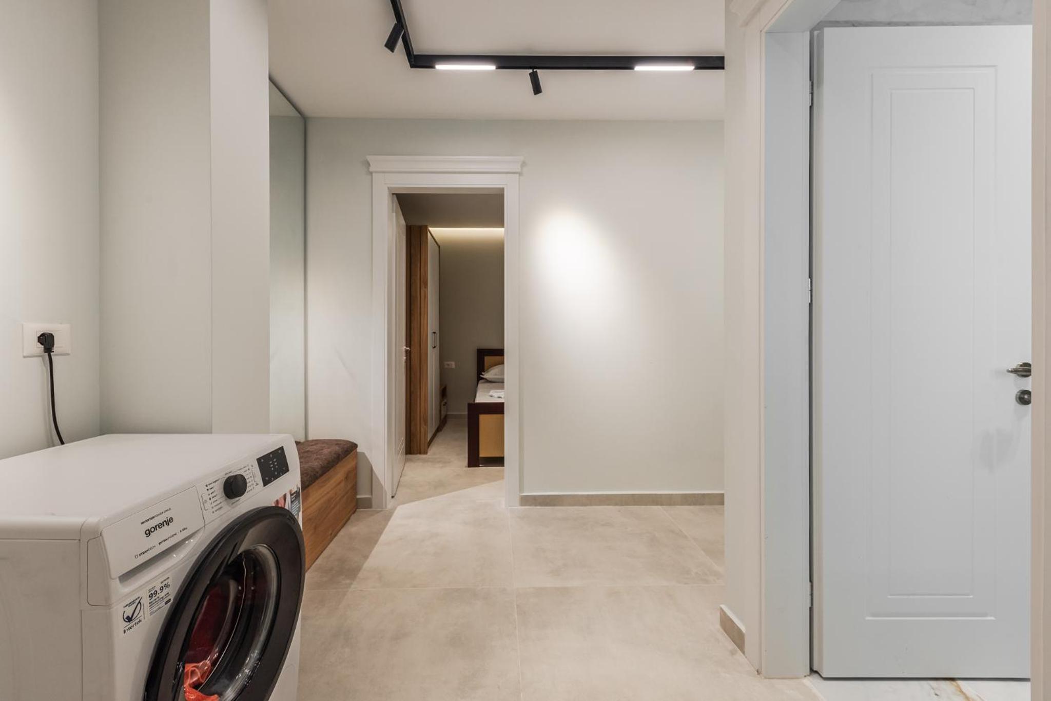 Summer Apartments D&A