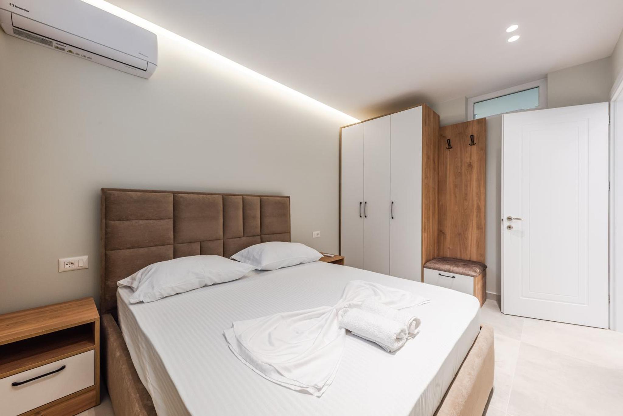 Summer Apartments D&A