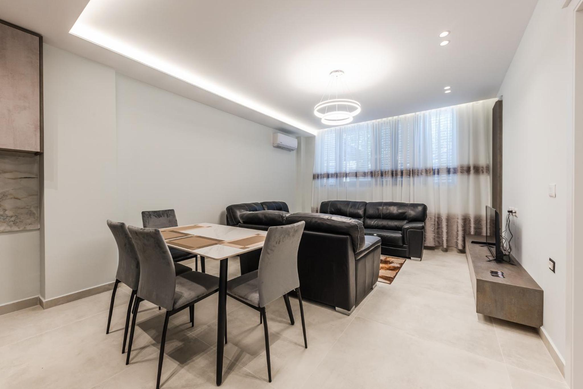 Summer Apartments D&A