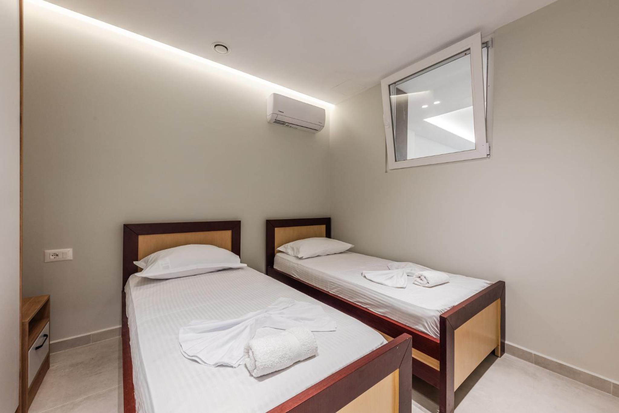 Summer Apartments D&A