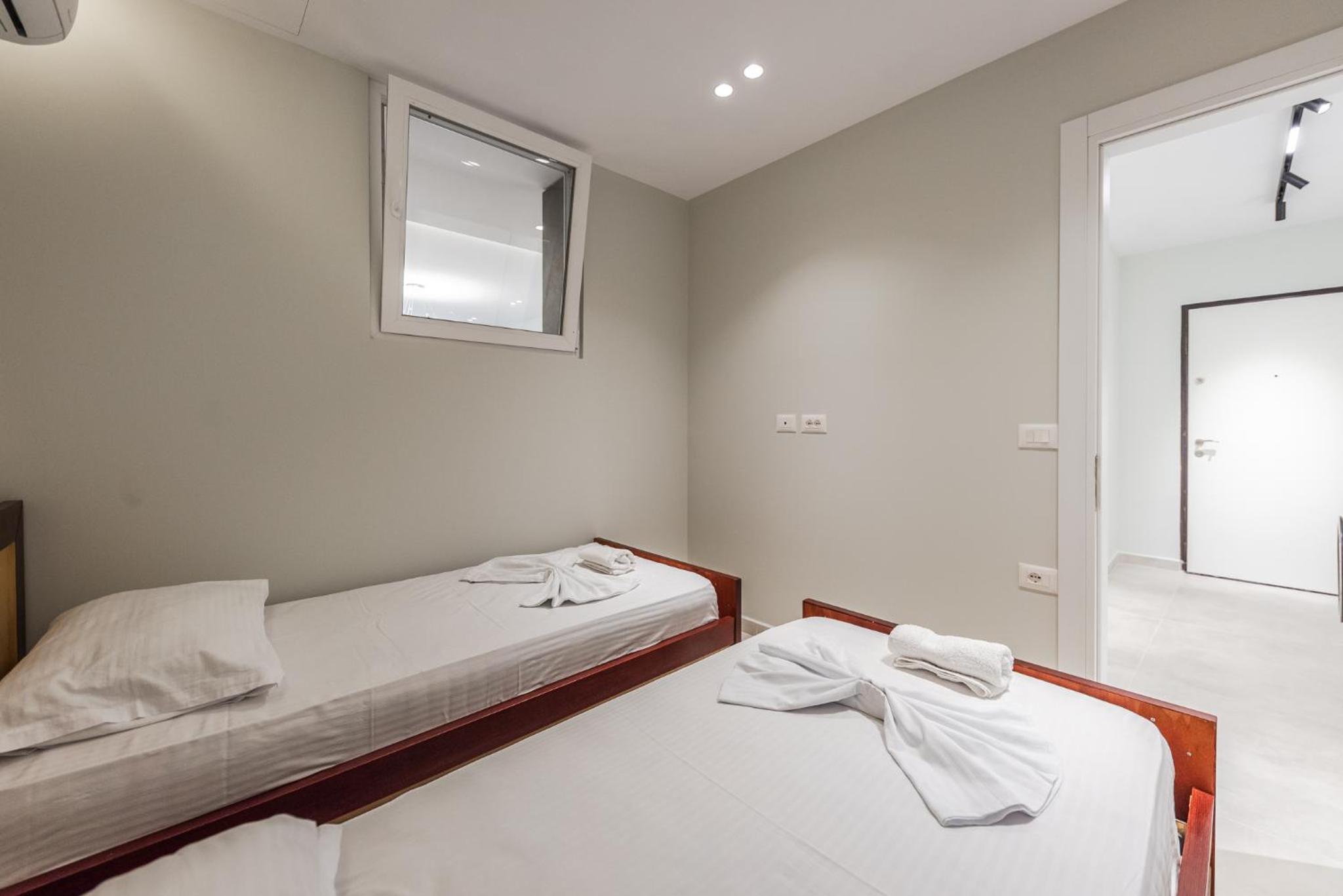 Summer Apartments D&A