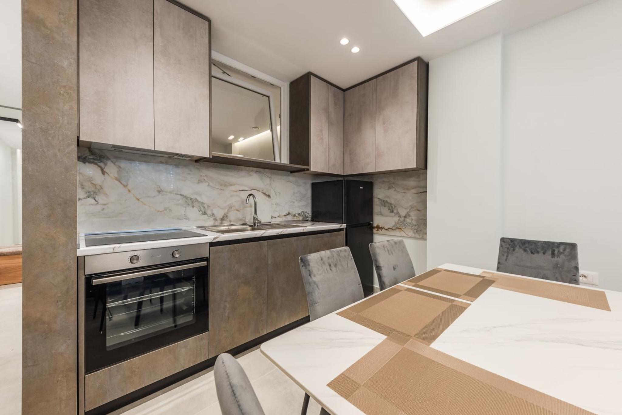 Summer Apartments D&A