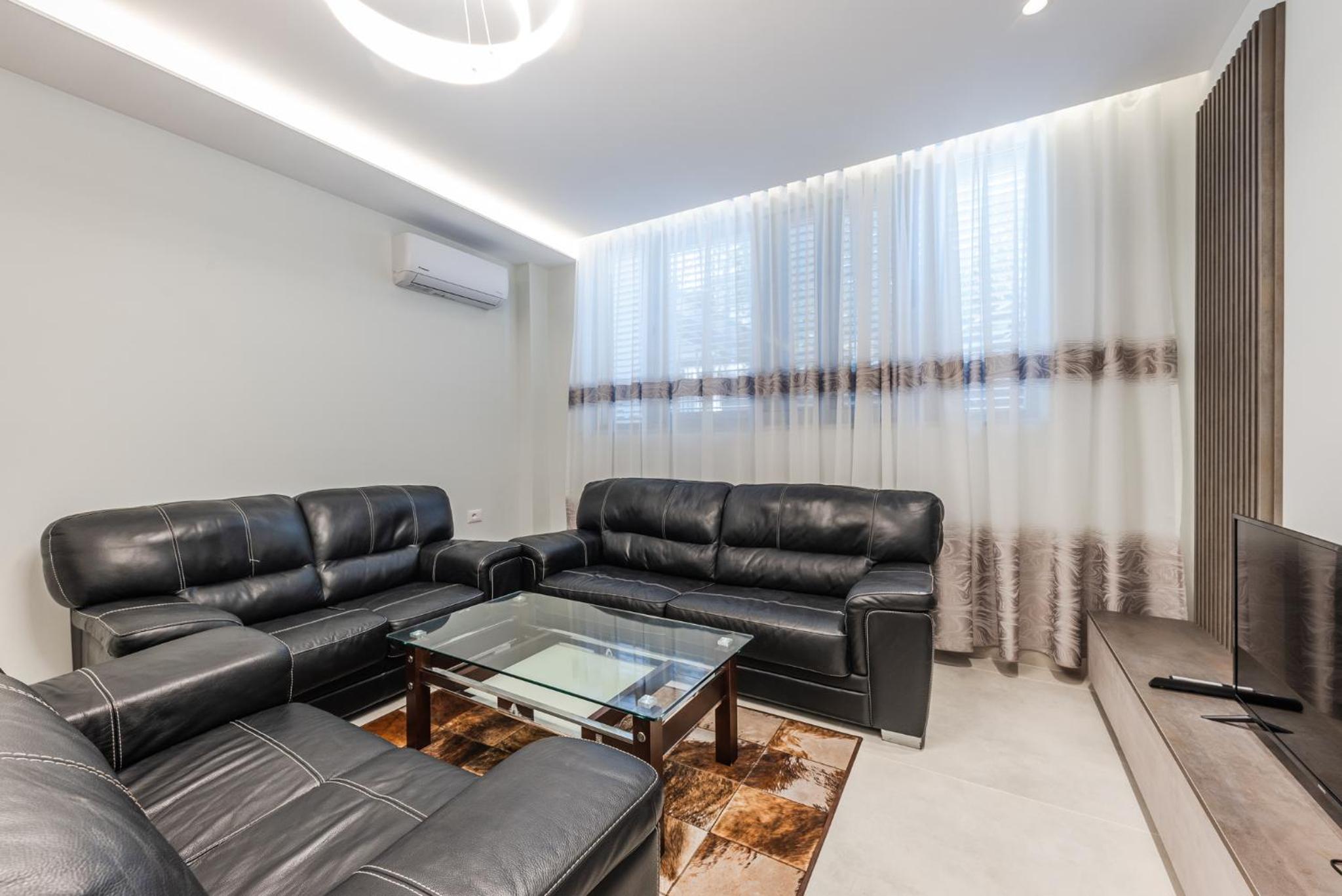 Summer Apartments D&A