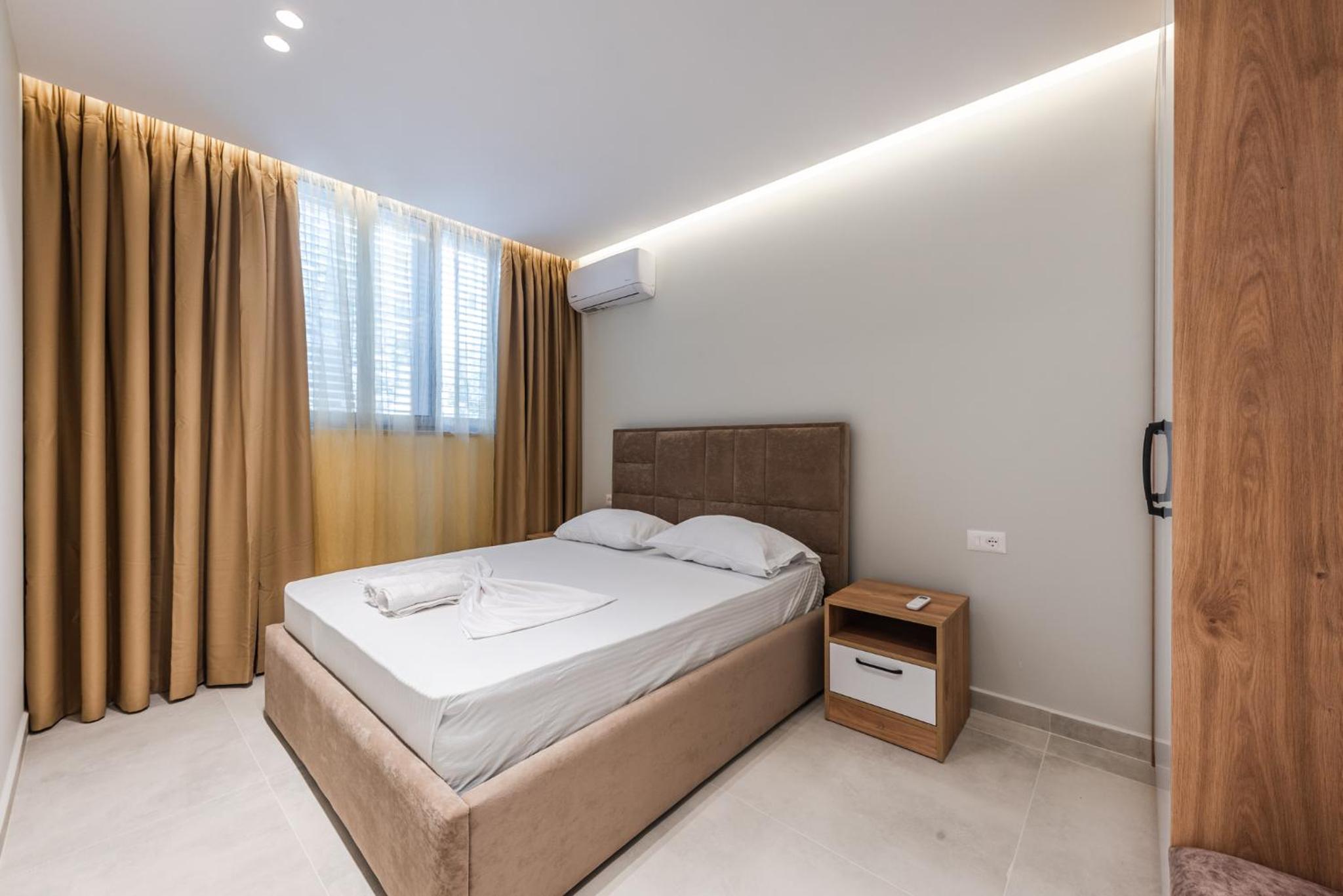 Summer Apartments D&A