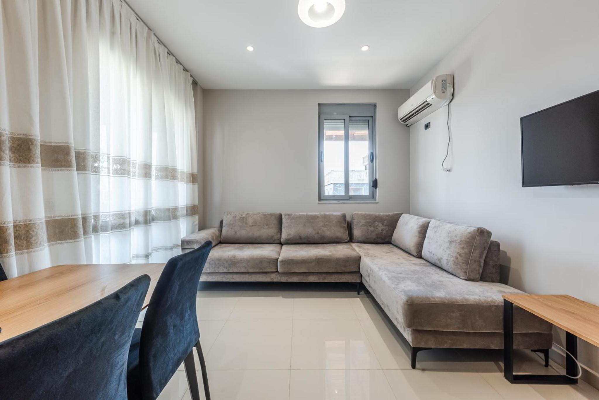 Summer Apartments D&A