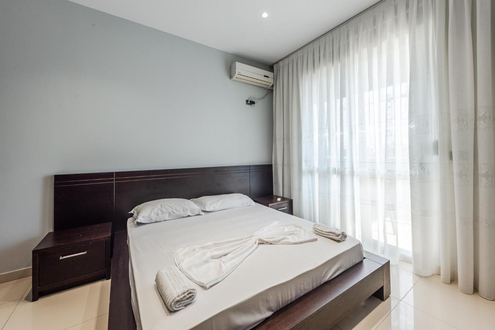 Summer Apartments D&A