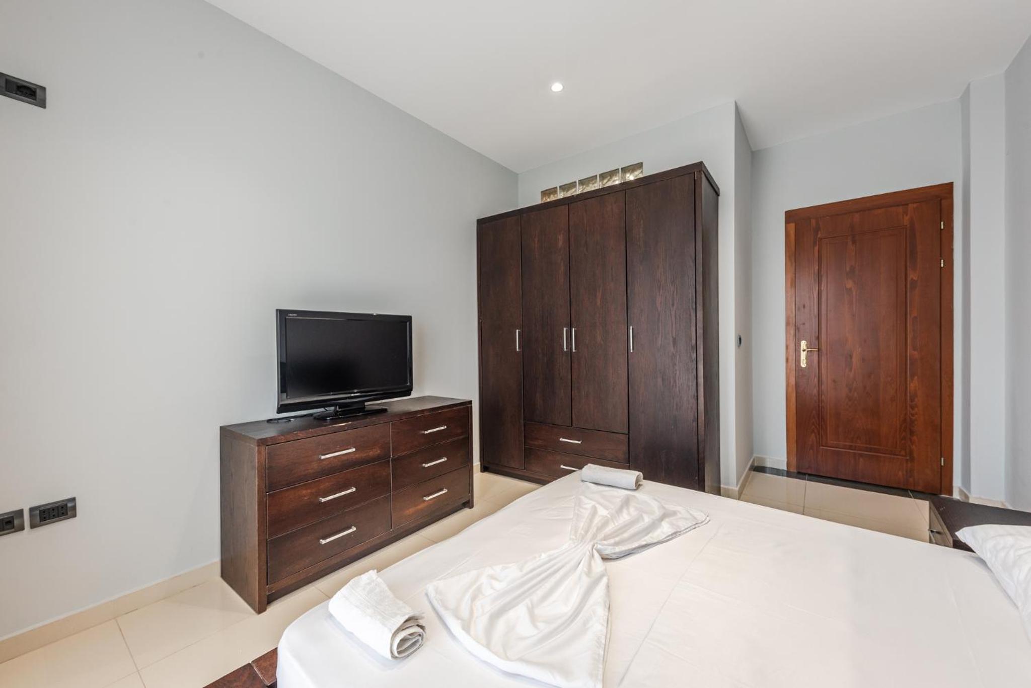 Summer Apartments D&A