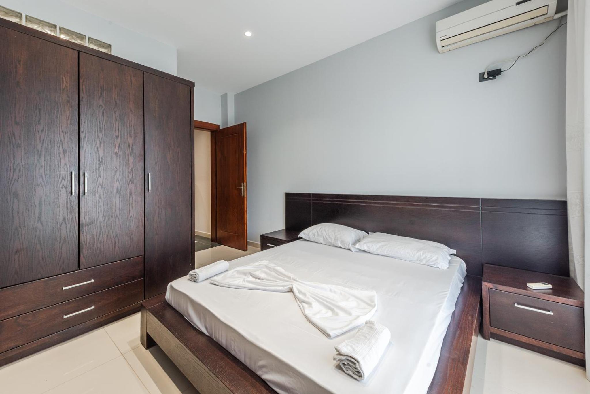 Summer Apartments D&A