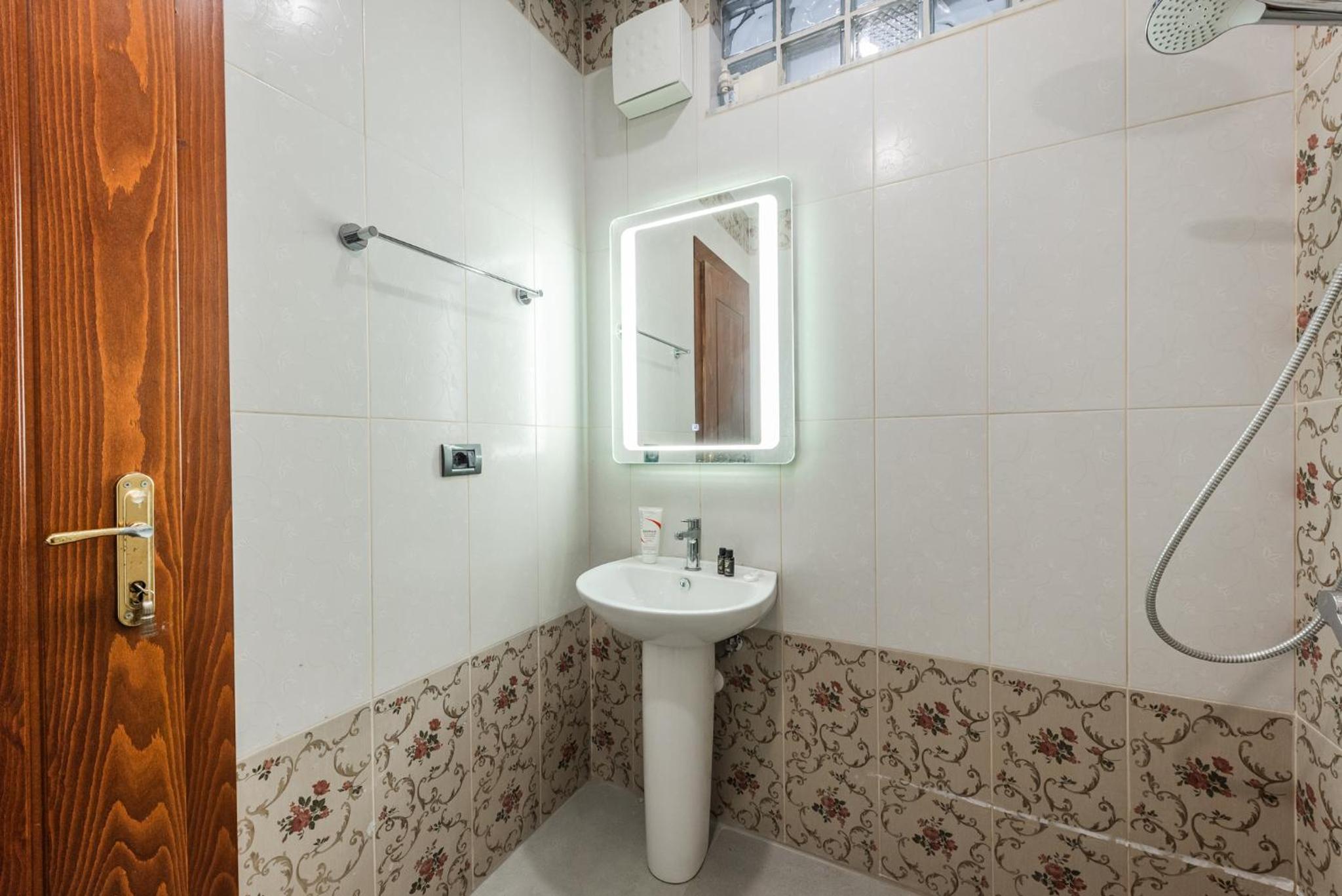 Summer Apartments D&A