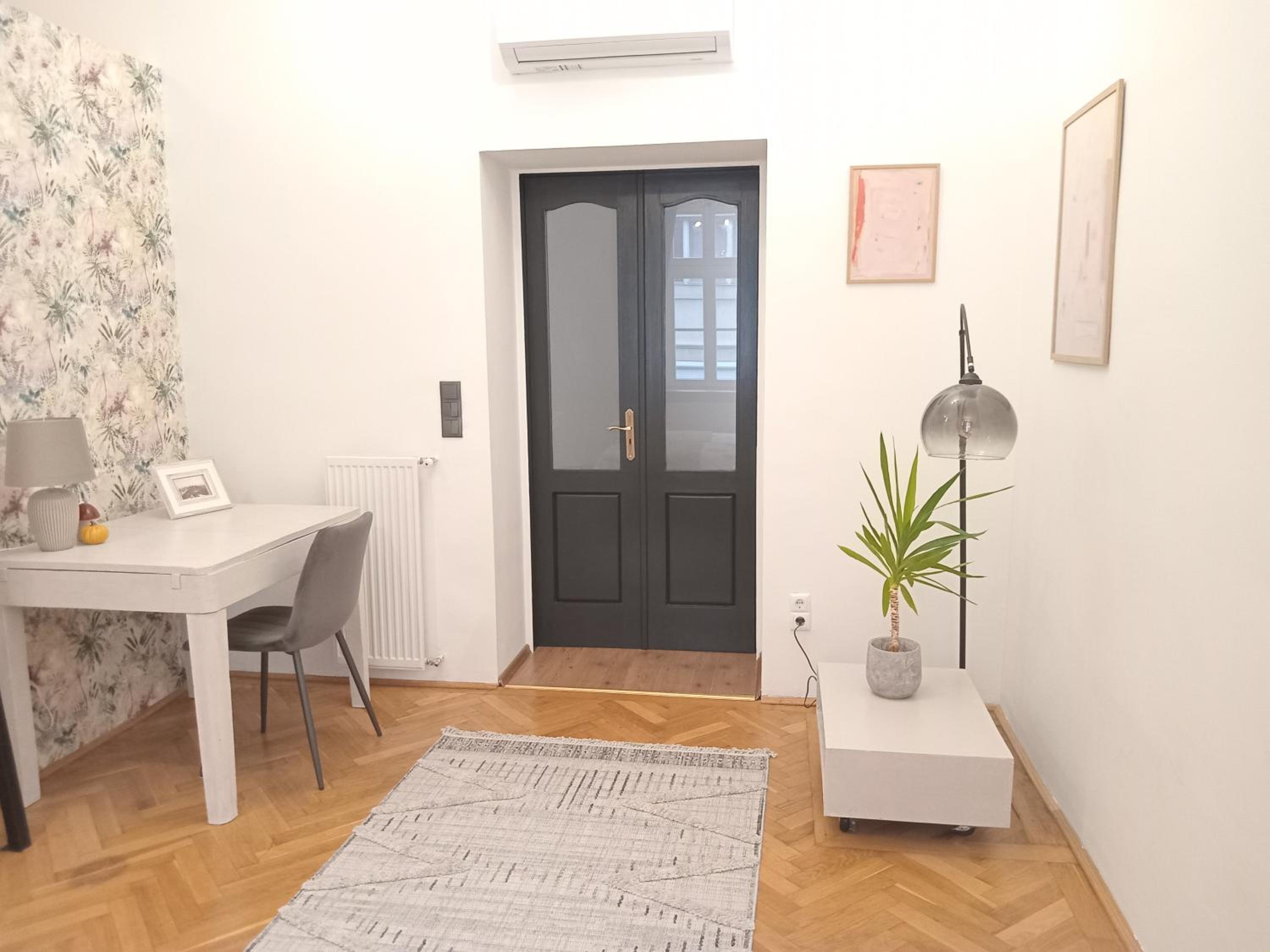 CastleHill1011- FREE parking and AC by Fishermans Bastion view 4