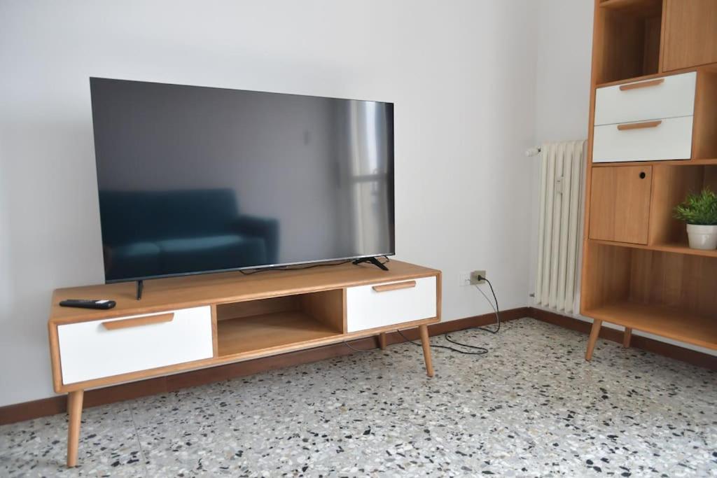 Al 53 wi fi-Parcheggio gratis view 2