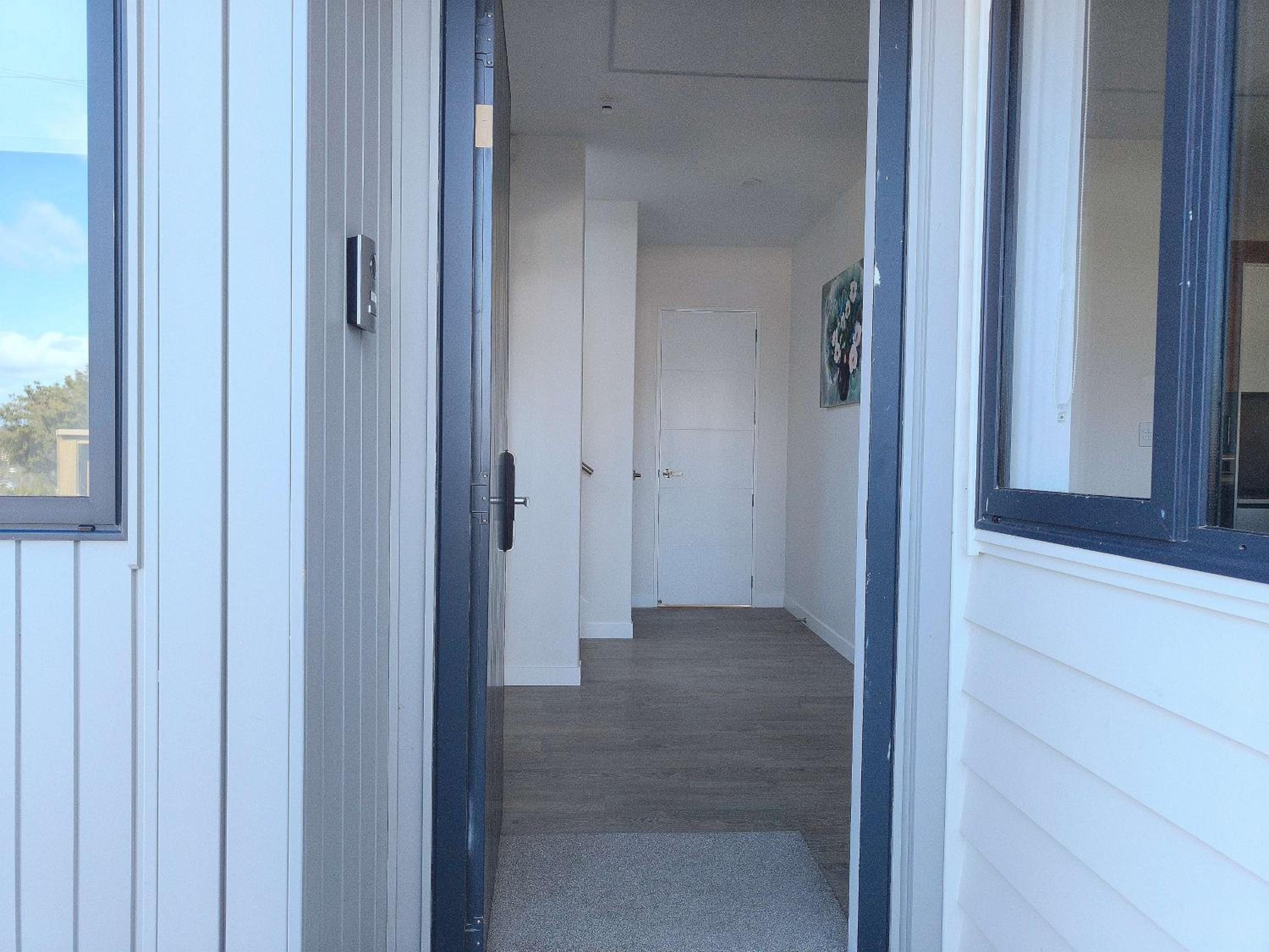 Stylish Family Retreat in Hillcrest Spa 4 Bedroom and Playroom