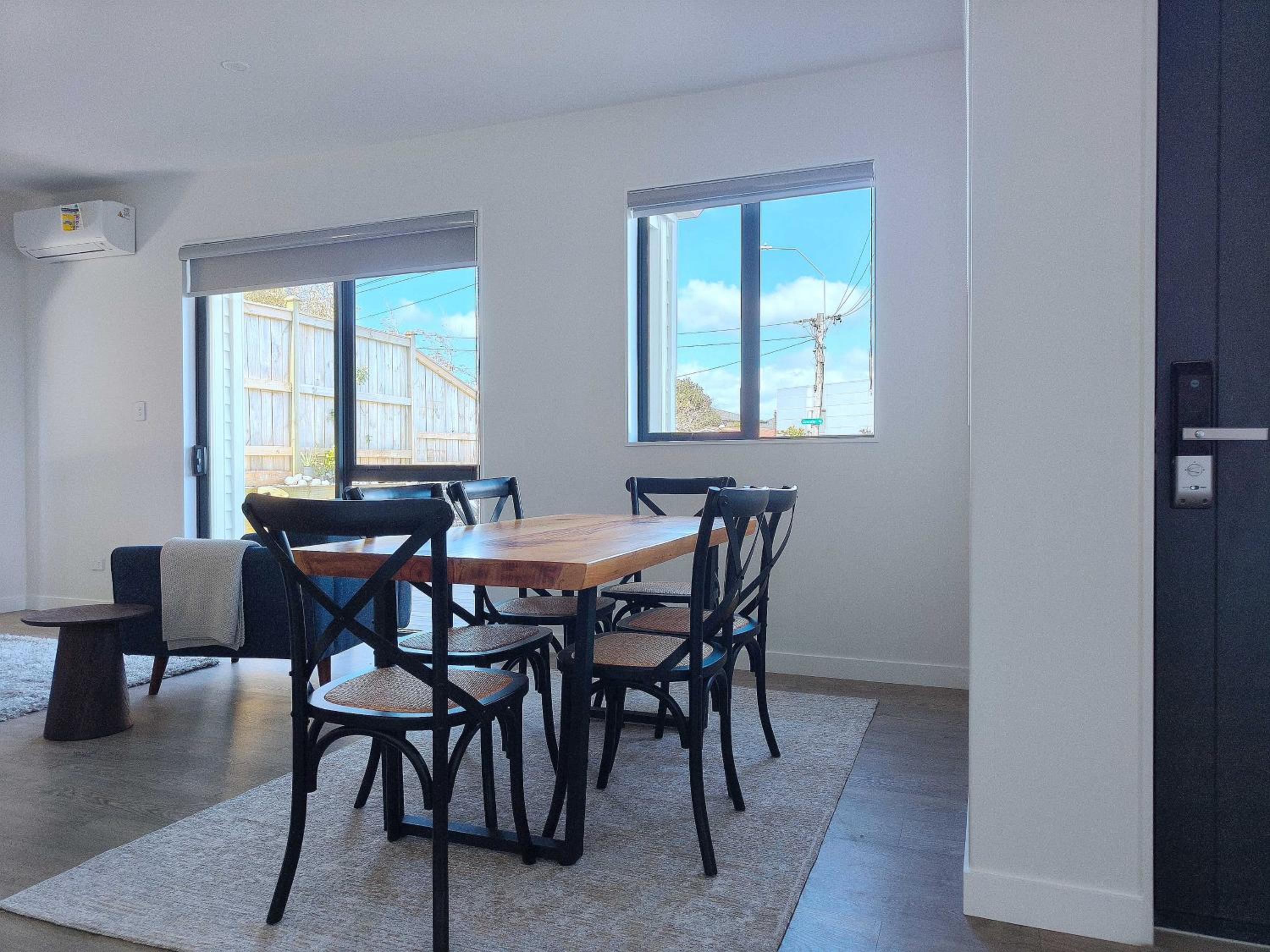 Stylish Family Retreat in Hillcrest Spa 4 Bedroom and Playroom