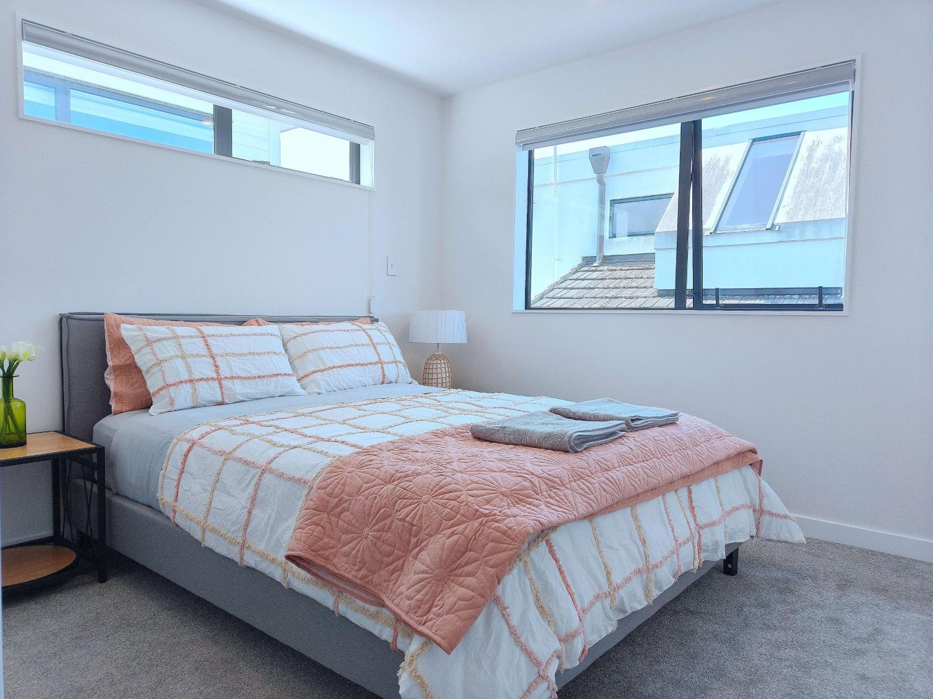 Stylish Family Retreat in Hillcrest Spa 4 Bedroom and Playroom