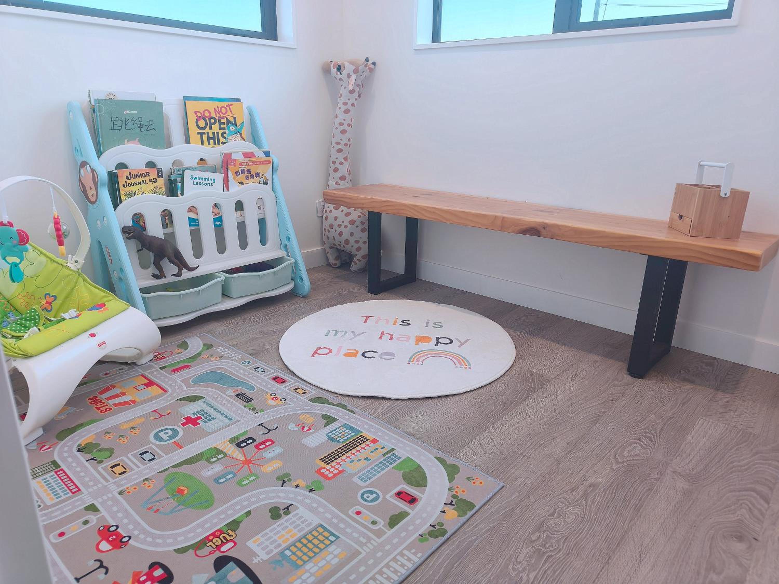 Stylish Family Retreat in Hillcrest Spa 4 Bedroom and Playroom