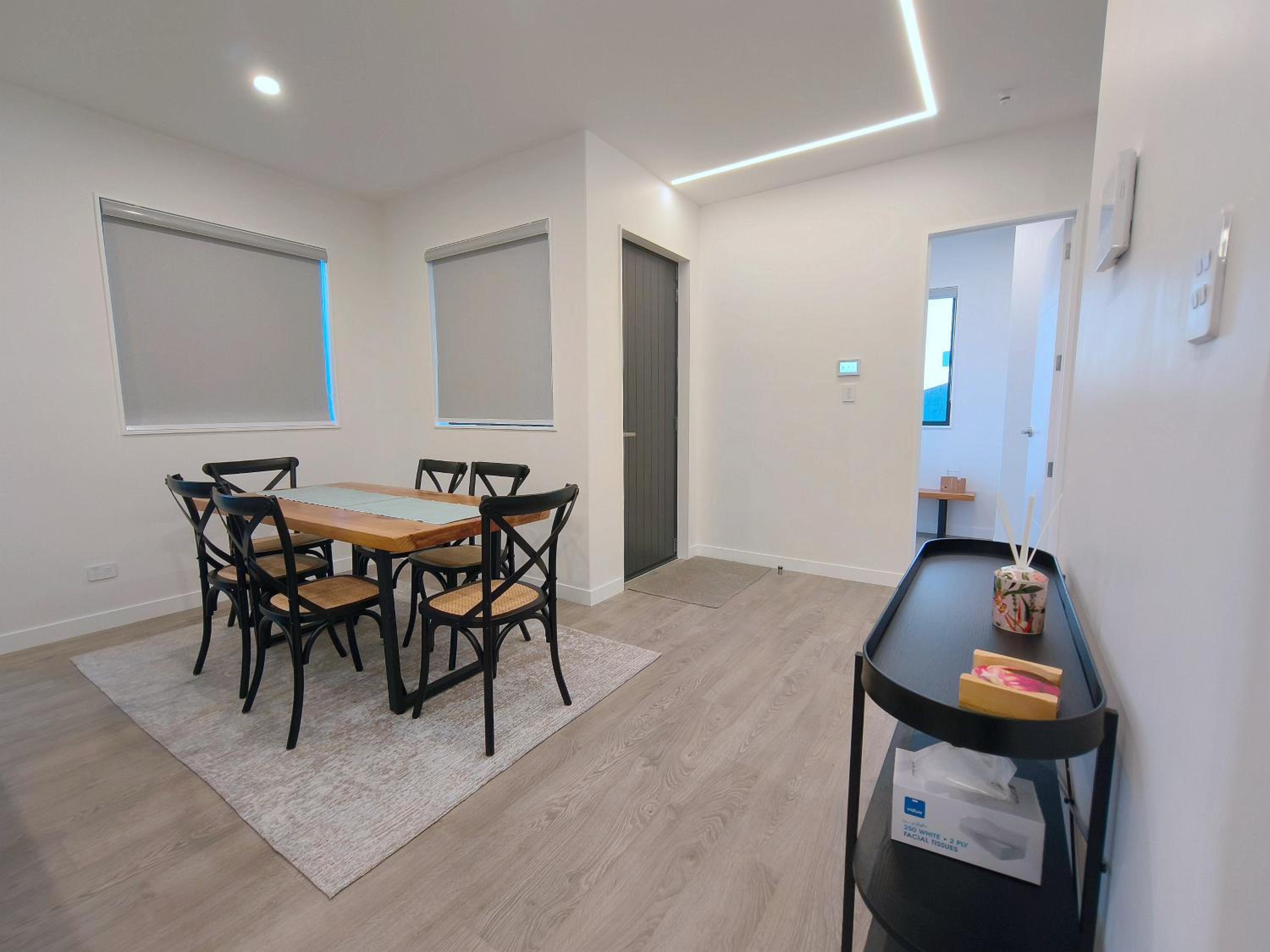 Stylish Family Retreat in Hillcrest Spa 4 Bedroom and Playroom