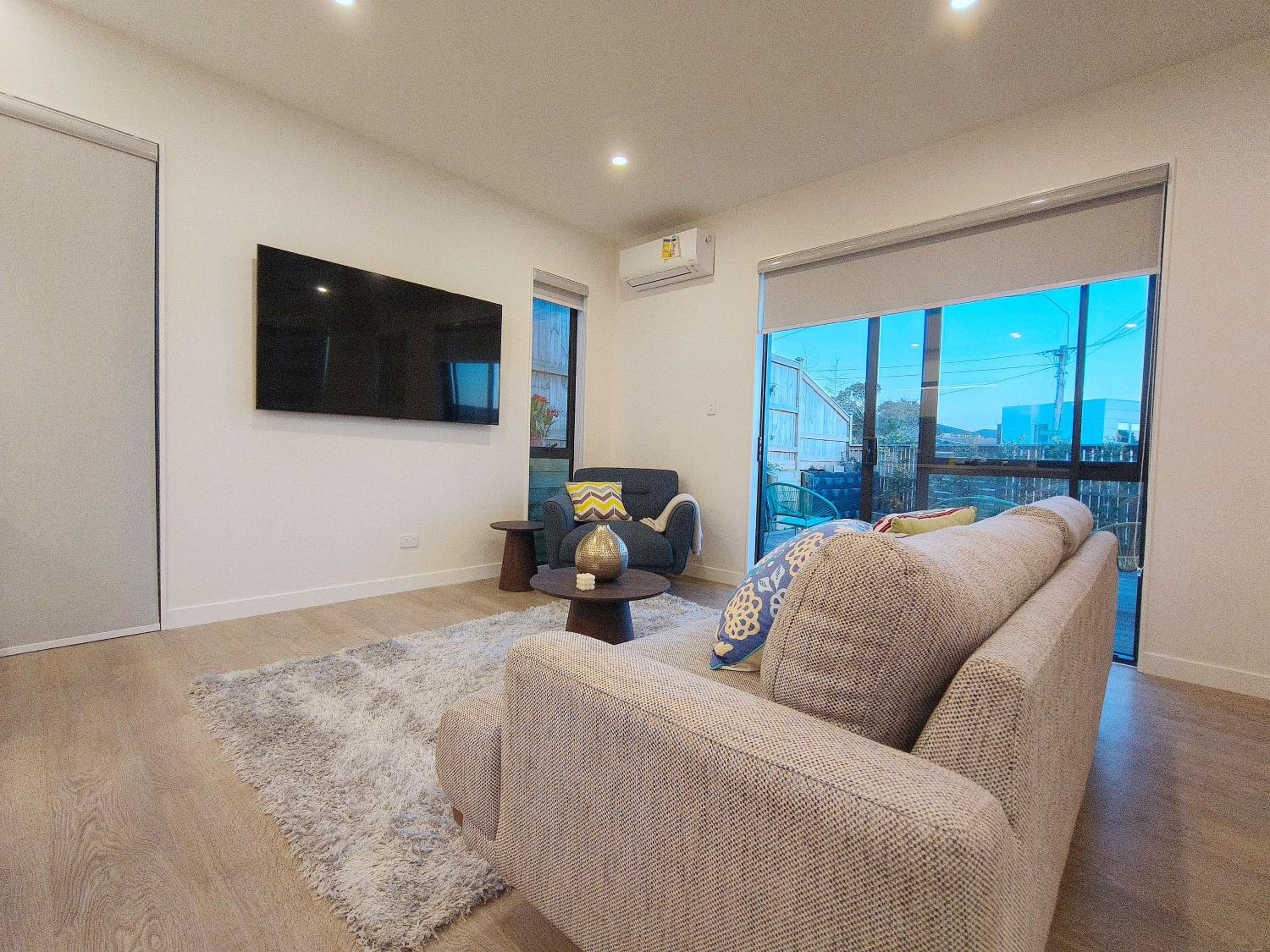 Stylish Family Retreat in Hillcrest Spa 4 Bedroom and Playroom