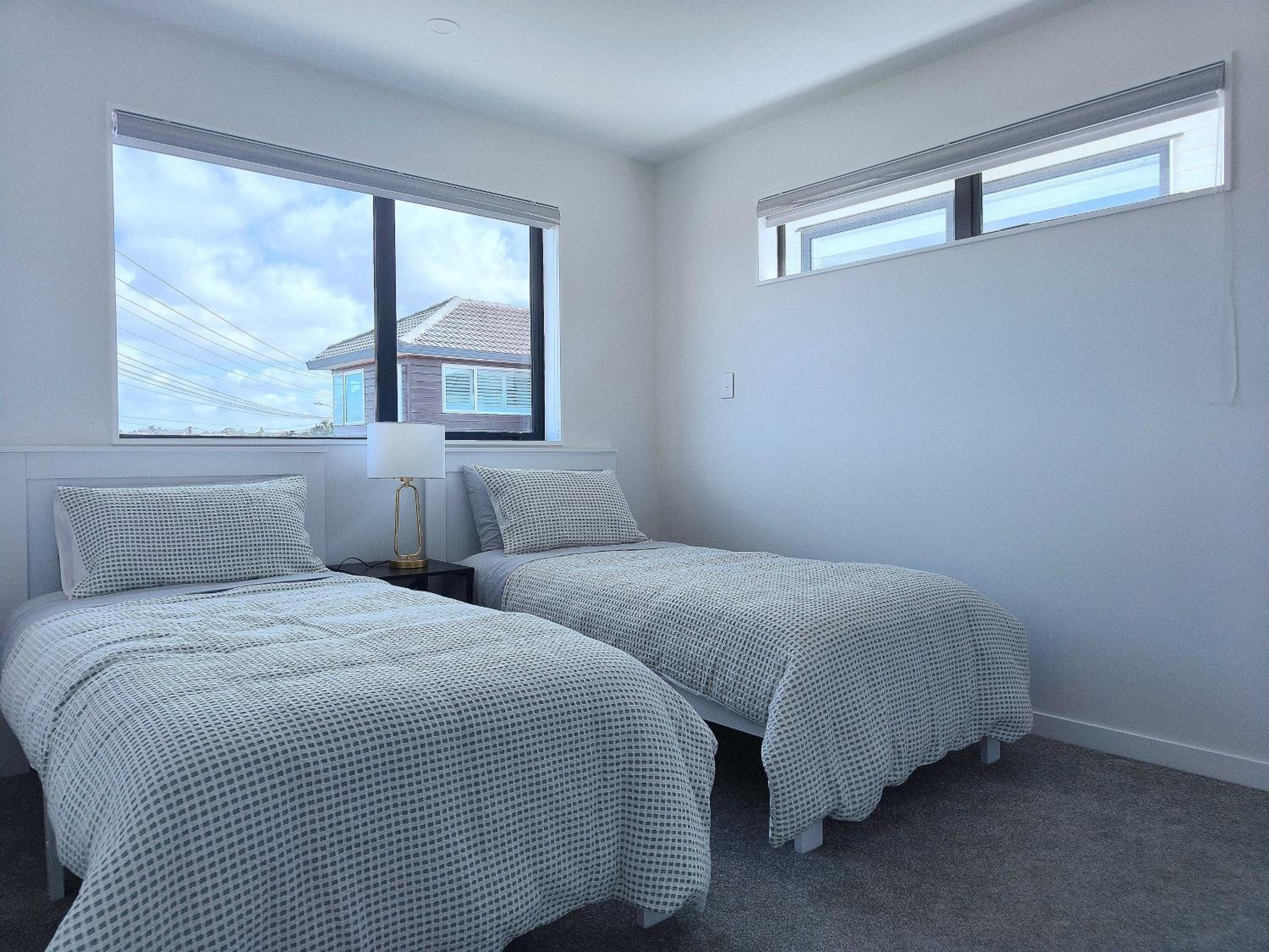 Stylish Family Retreat in Hillcrest Spa 4 Bedroom and Playroom