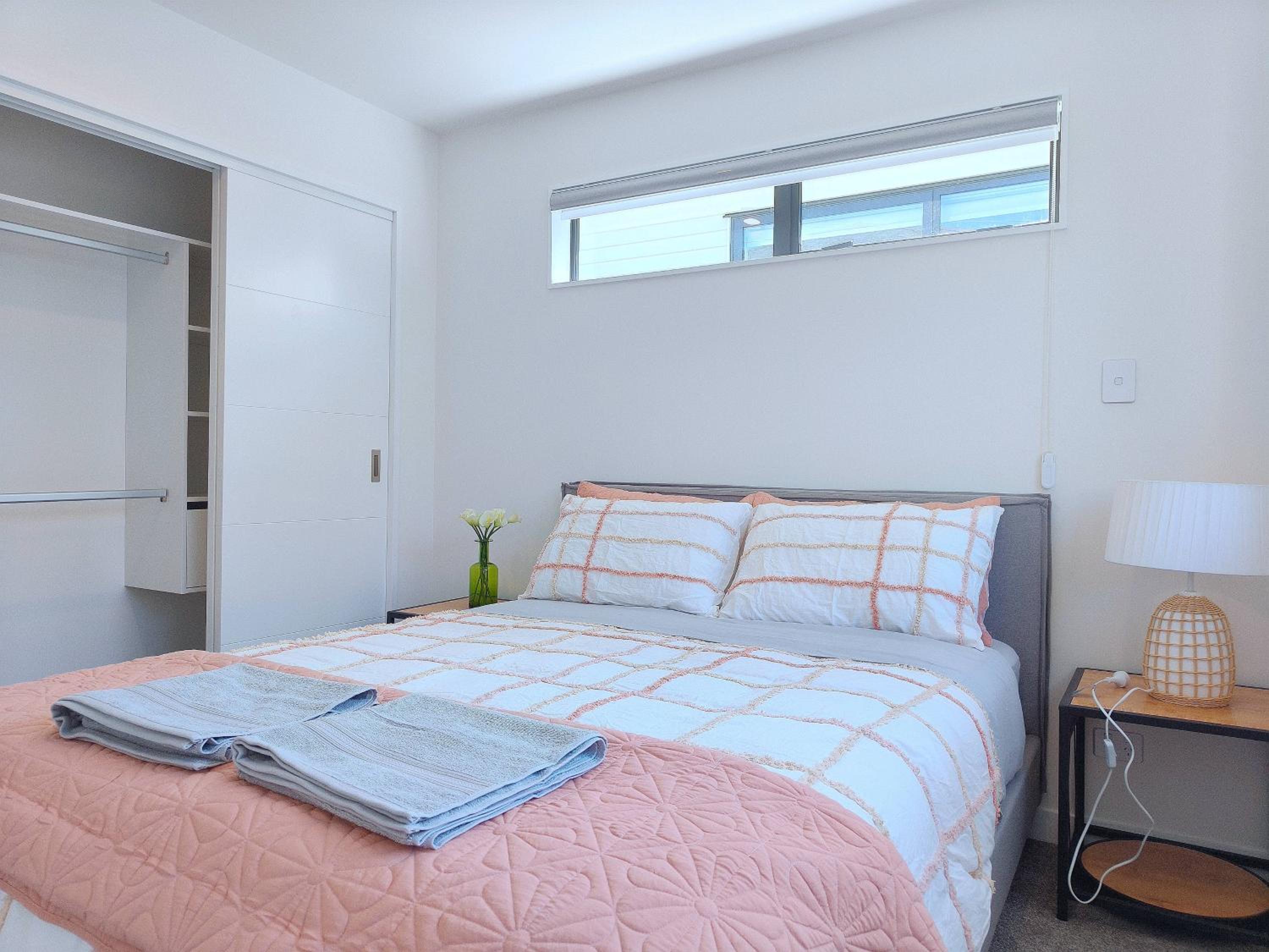 Stylish Family Retreat in Hillcrest Spa 4 Bedroom and Playroom