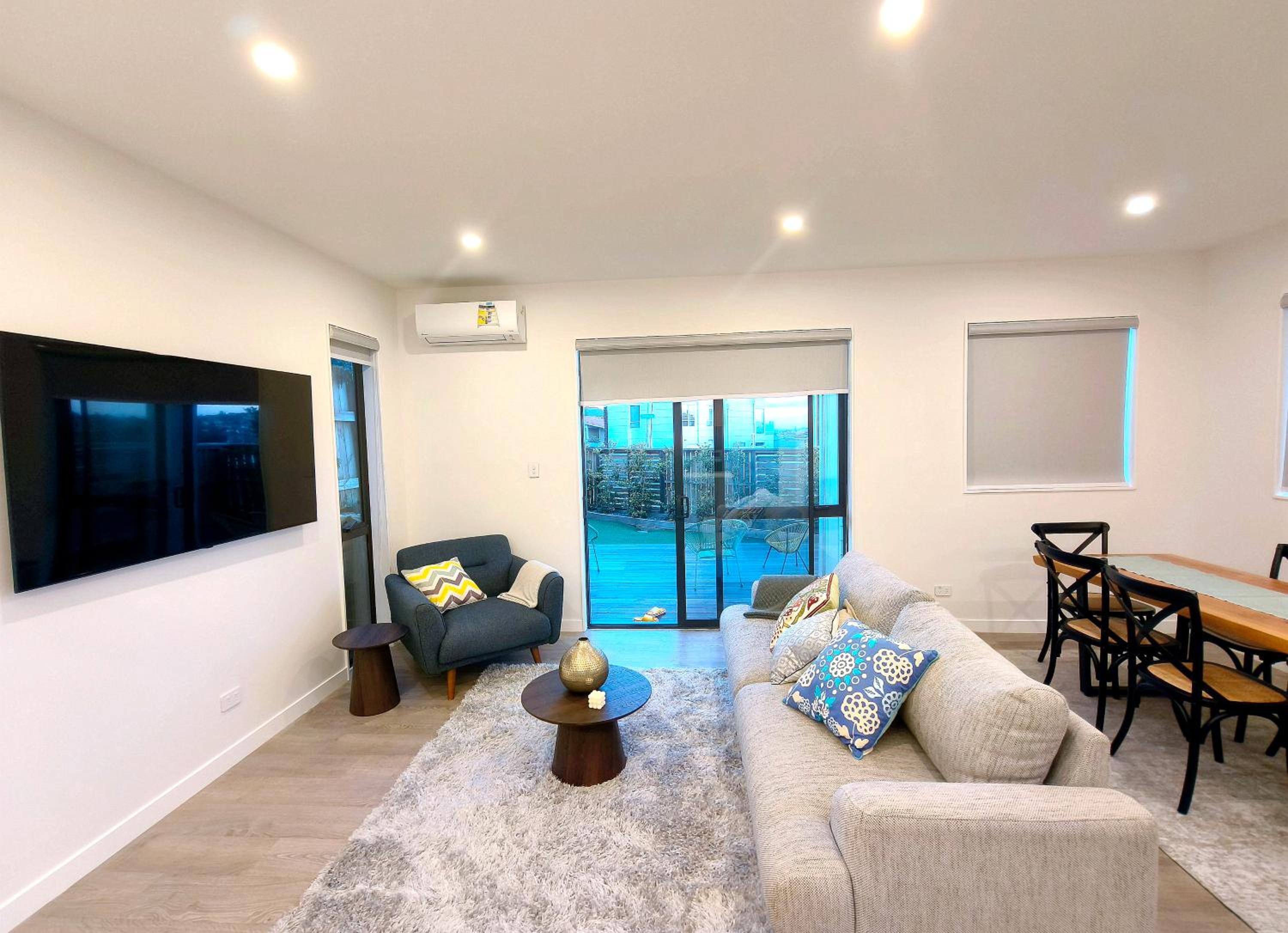 Stylish Family Retreat in Hillcrest Spa 4 Bedroom and Playroom