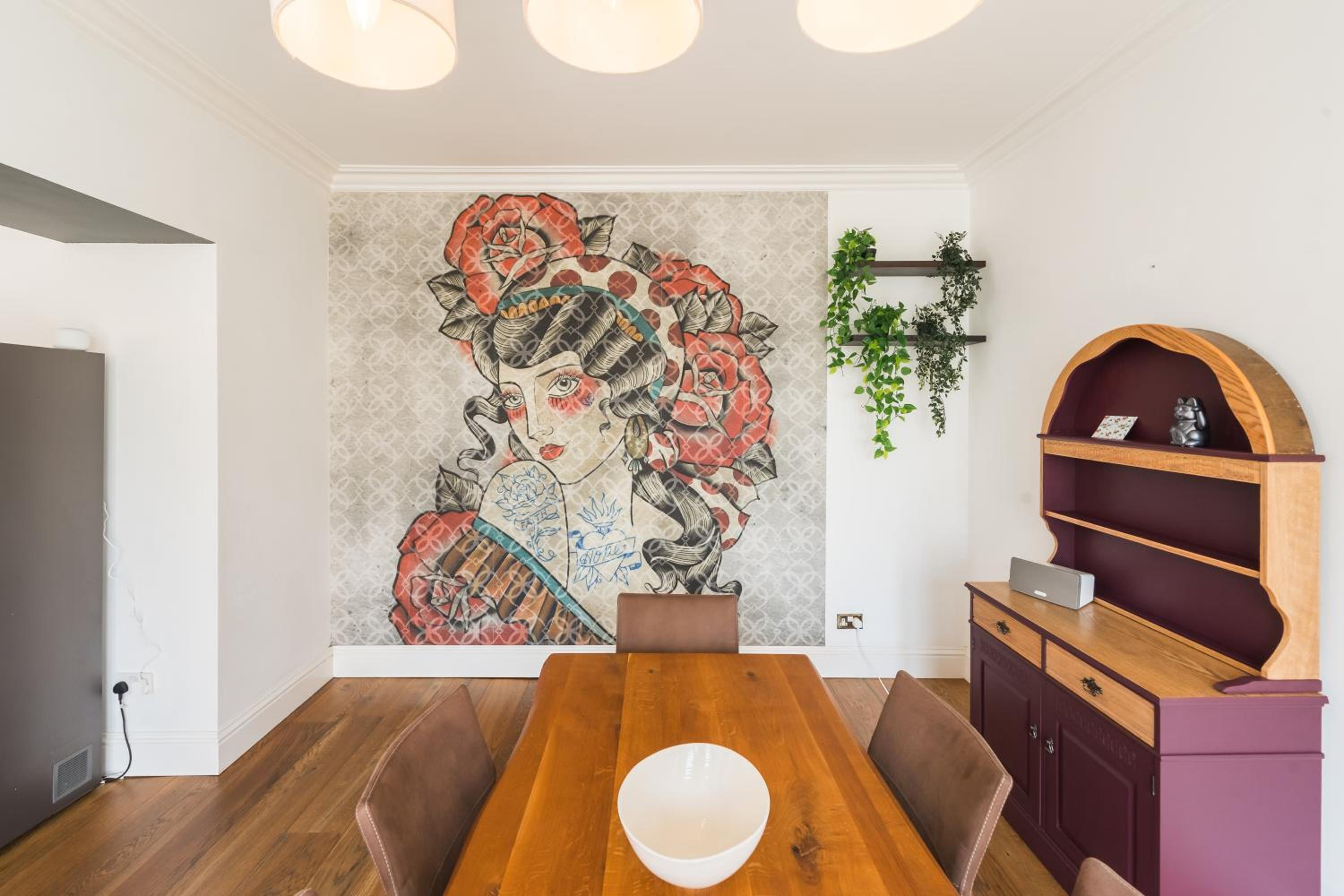 Luxurious Victorian Villa in Charming Cotham view 4