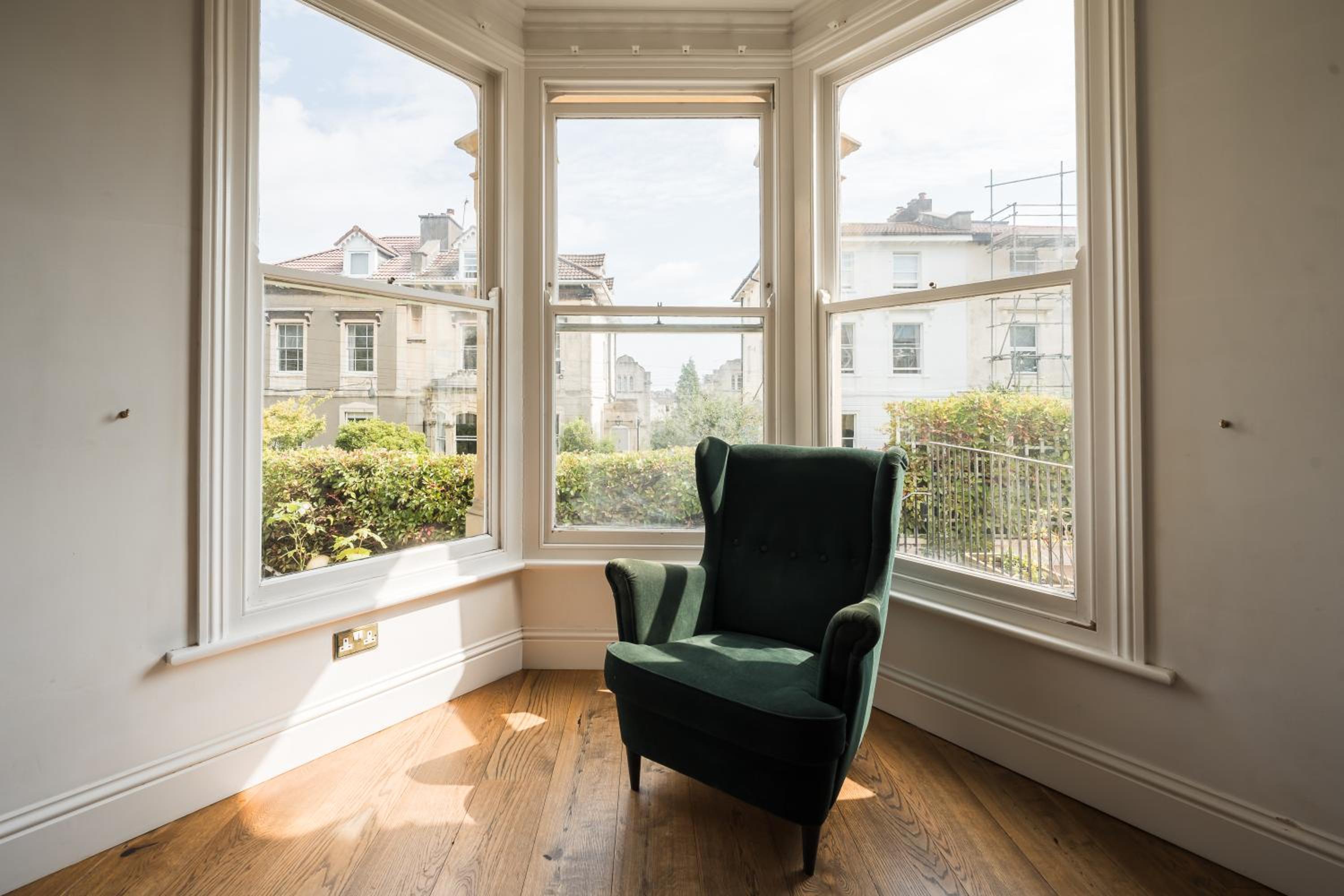 Luxurious Victorian Villa in Charming Cotham view 5