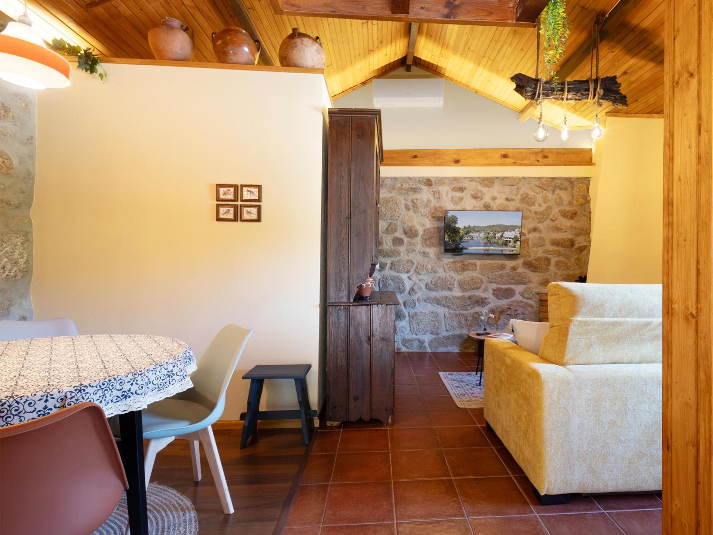 Quintinha do Varoso - Little Red Cottage House view 2
