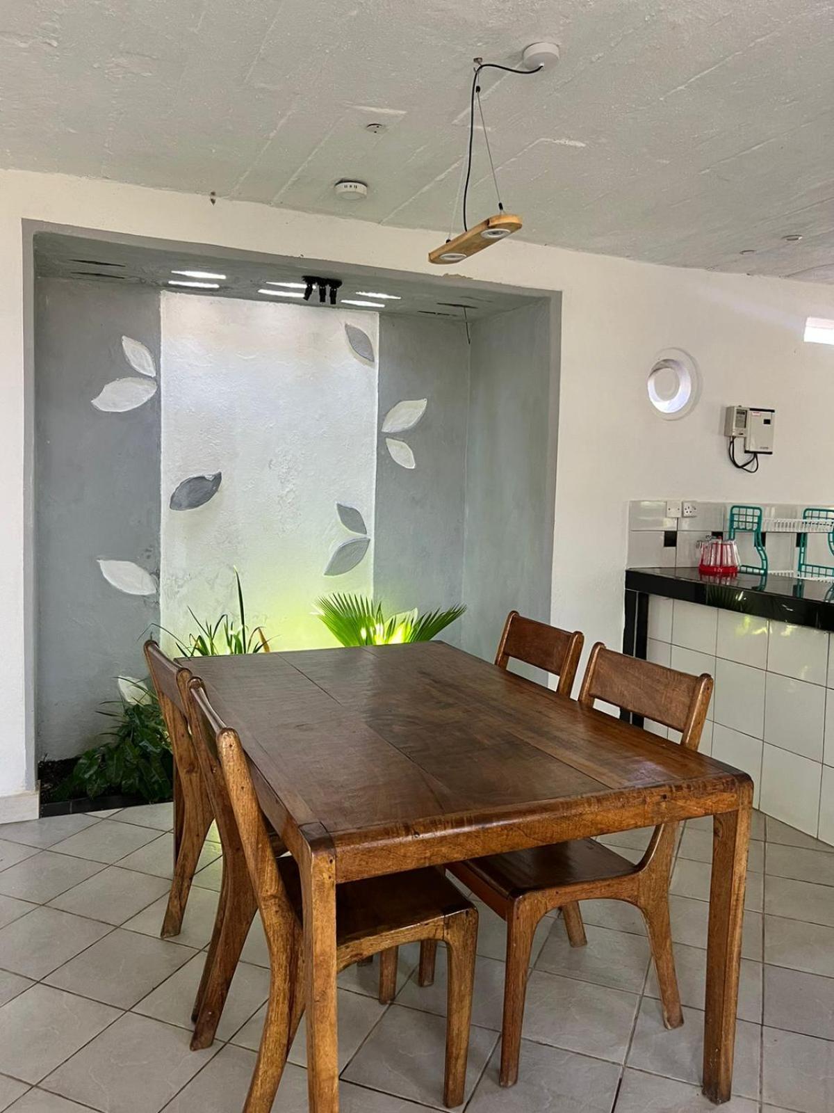 L Bungalow Diani Beach view 5