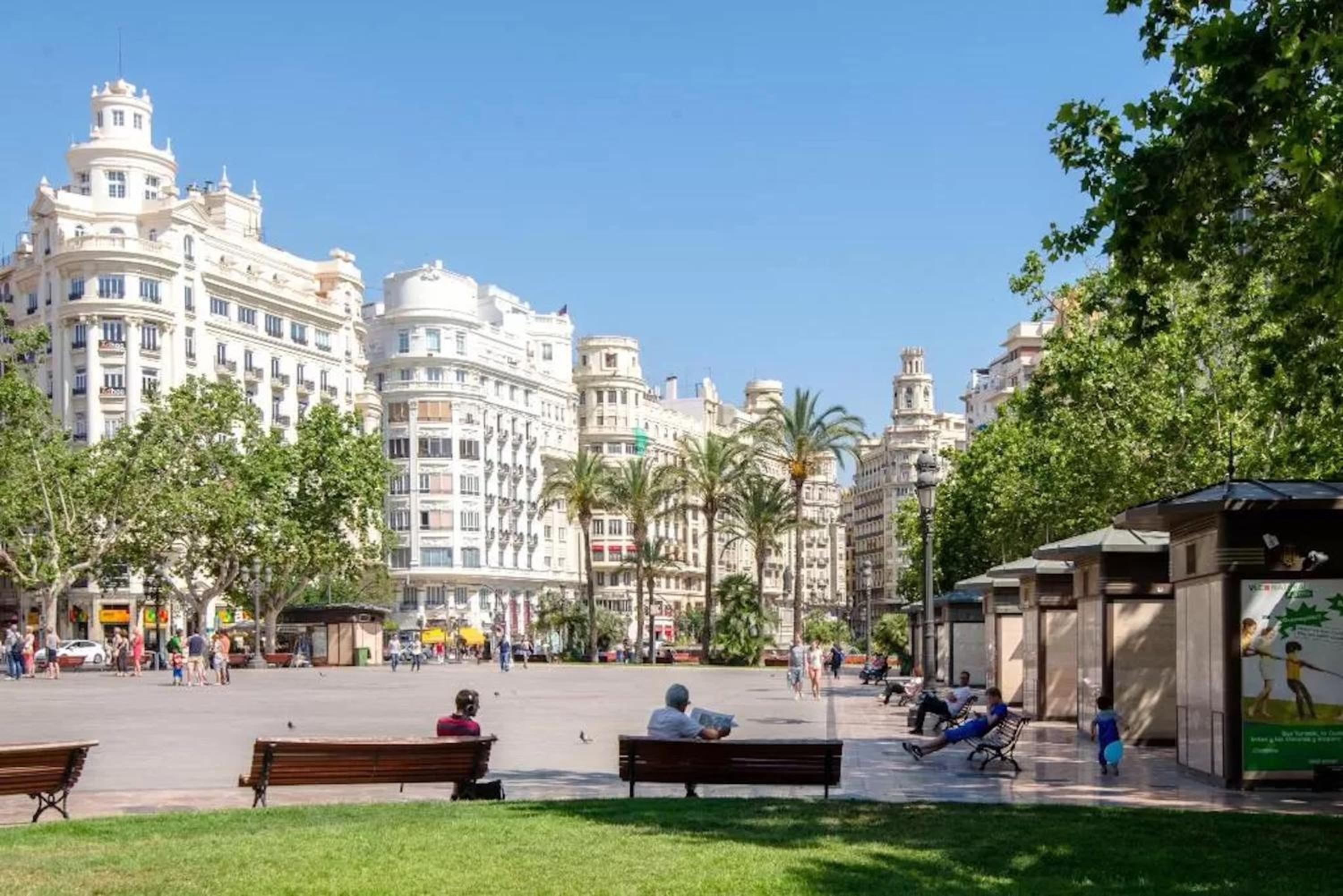 Modern apartment in Valencia 56 m² with air conditioning view 3