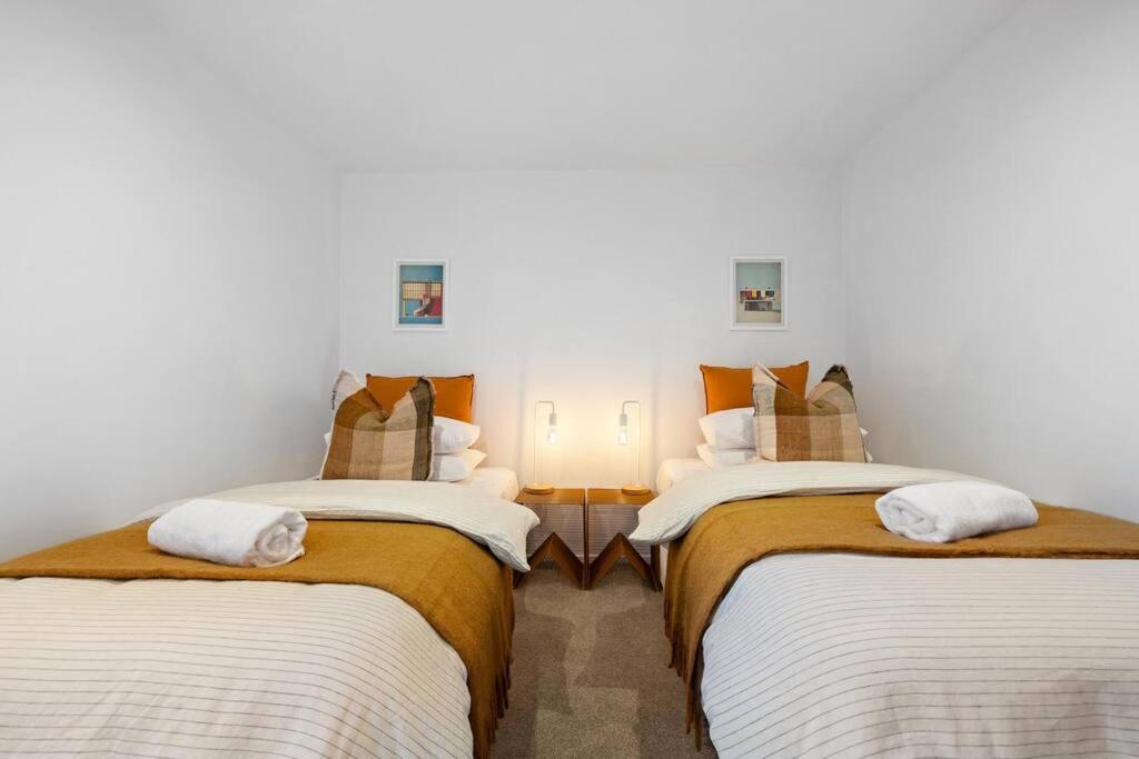 Central Location Holiday Home