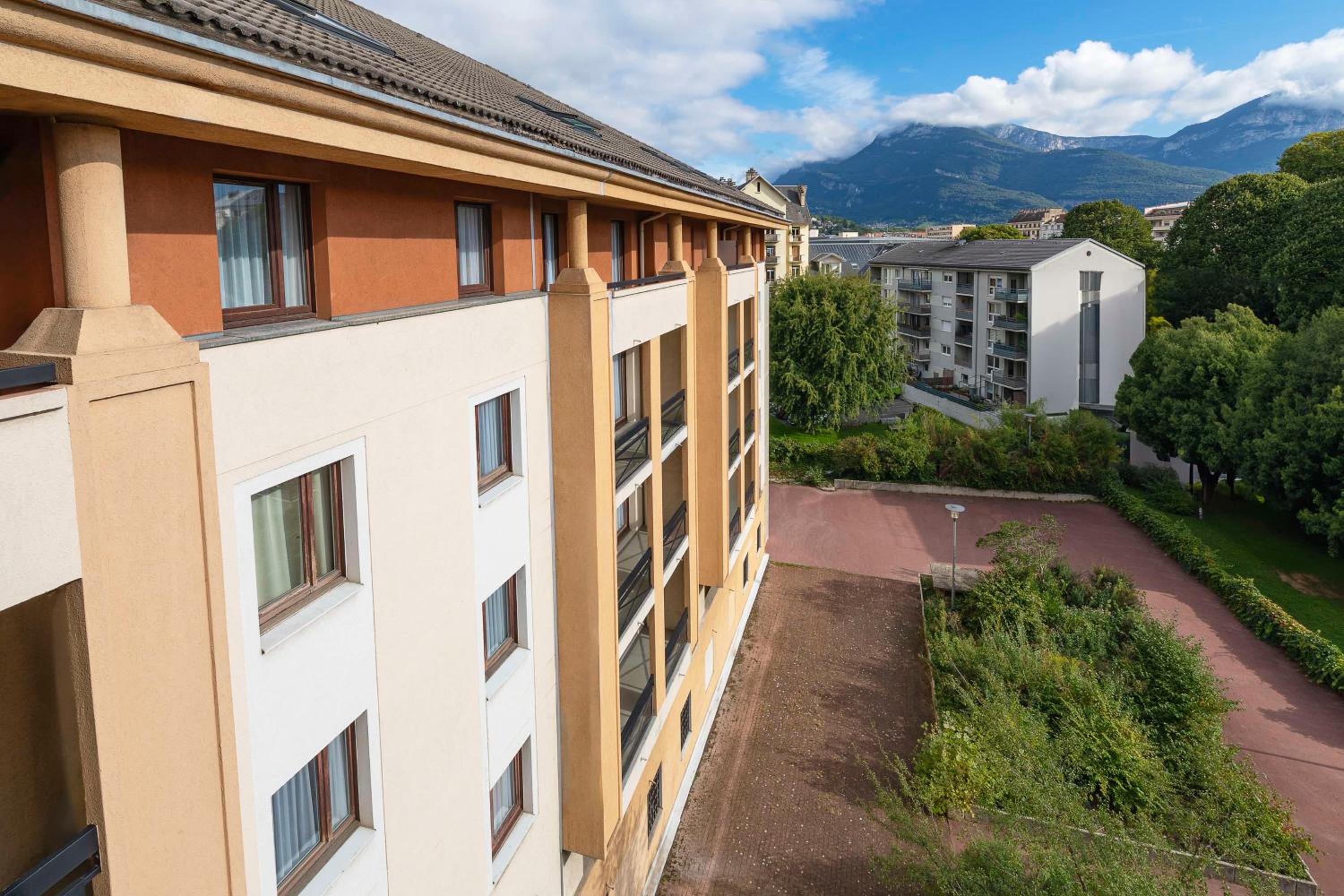 Chambery Vacations - Kyriad Chambery Centre - Hotel et Residence - Property Image 4