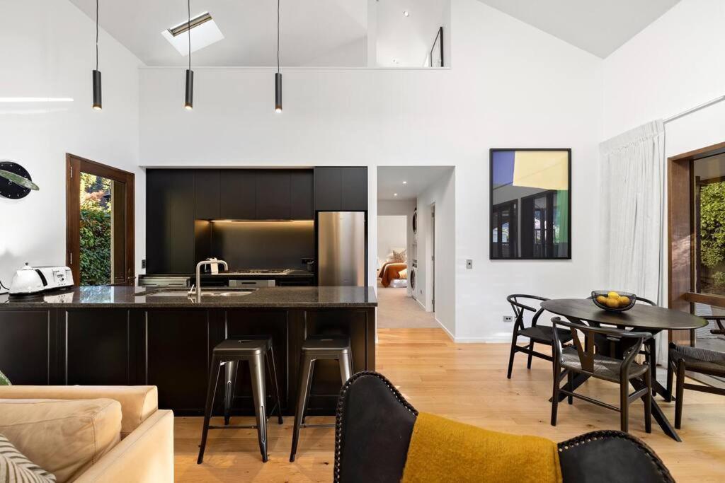 Central Location Holiday Home