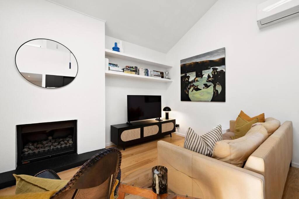 Central Location Holiday Home