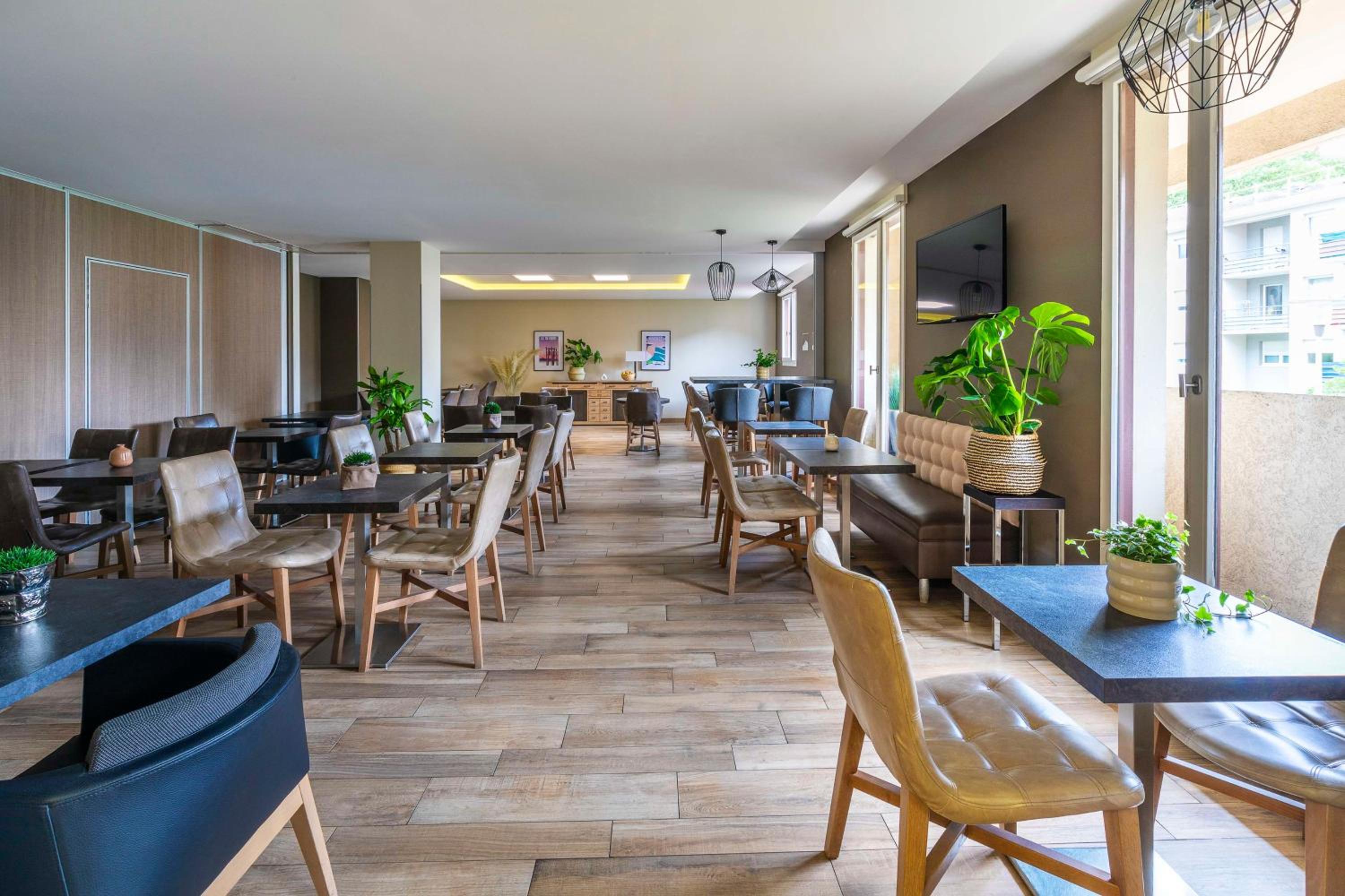 Chambery Vacations - Kyriad Chambery Centre - Hotel et Residence - Property Image 10