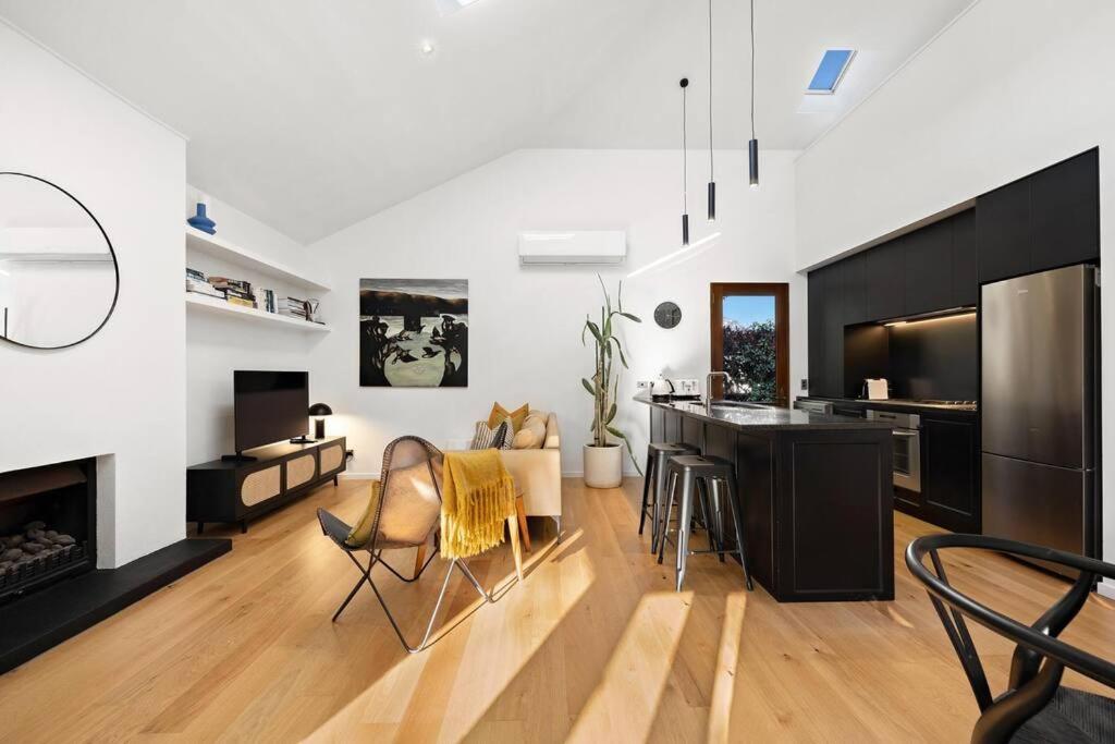 Central Location Holiday Home