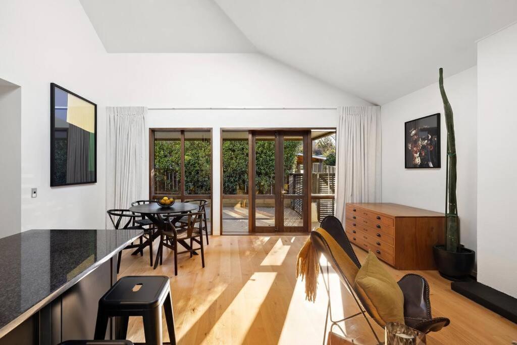 Central Location Holiday Home