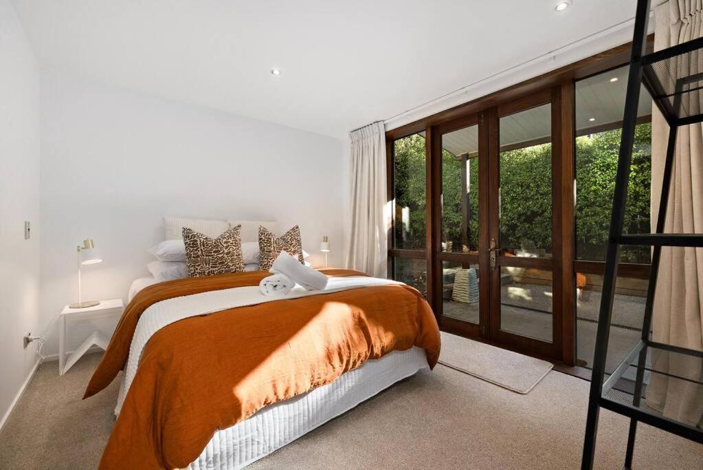 Central Location Holiday Home