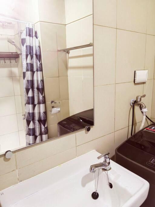 2 Bedroom near MOA S Residences view 4