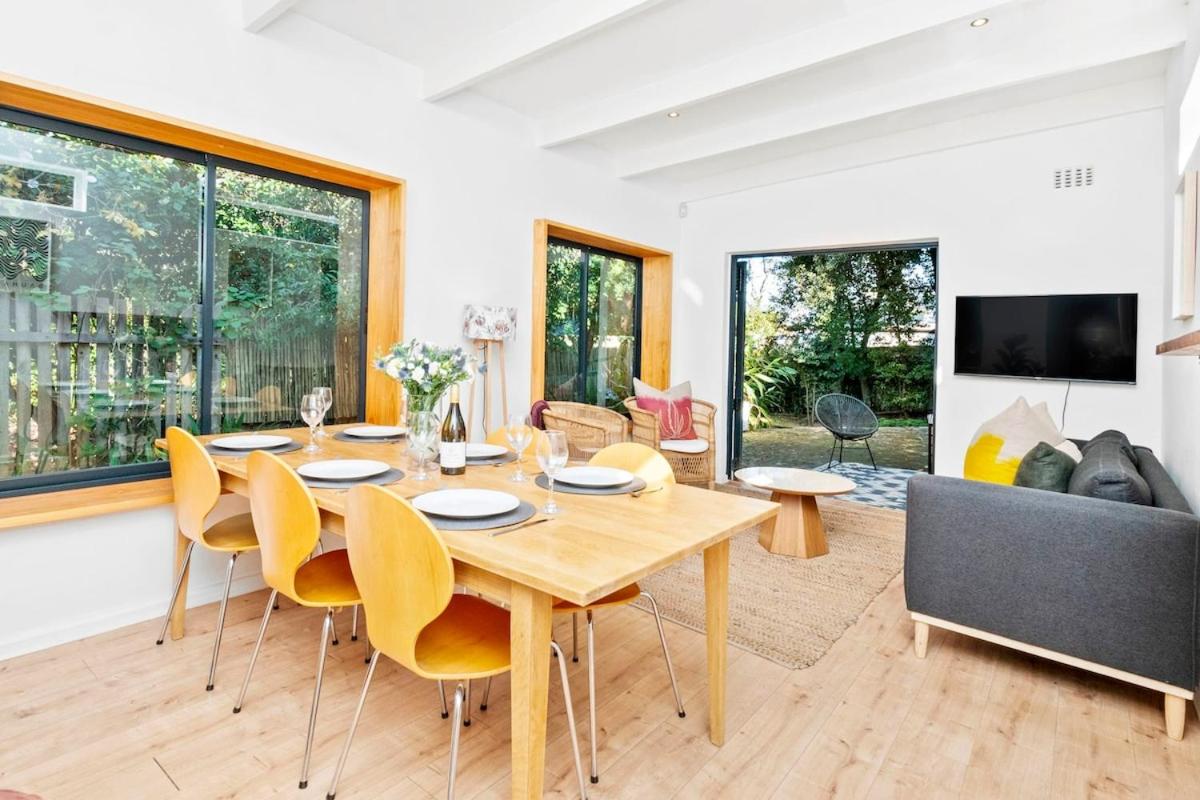 Three bedroom House in Newlands view 2
