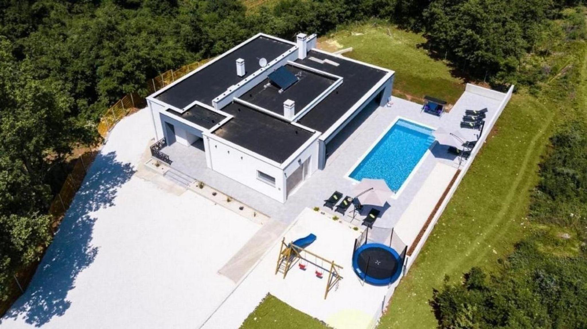 Villa Sanivaro view 2