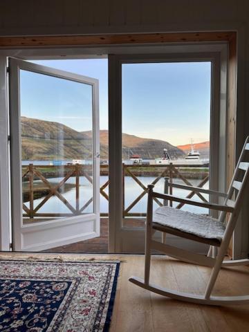 Cottage by the waterfront