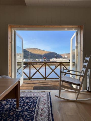 Cottage by the waterfront